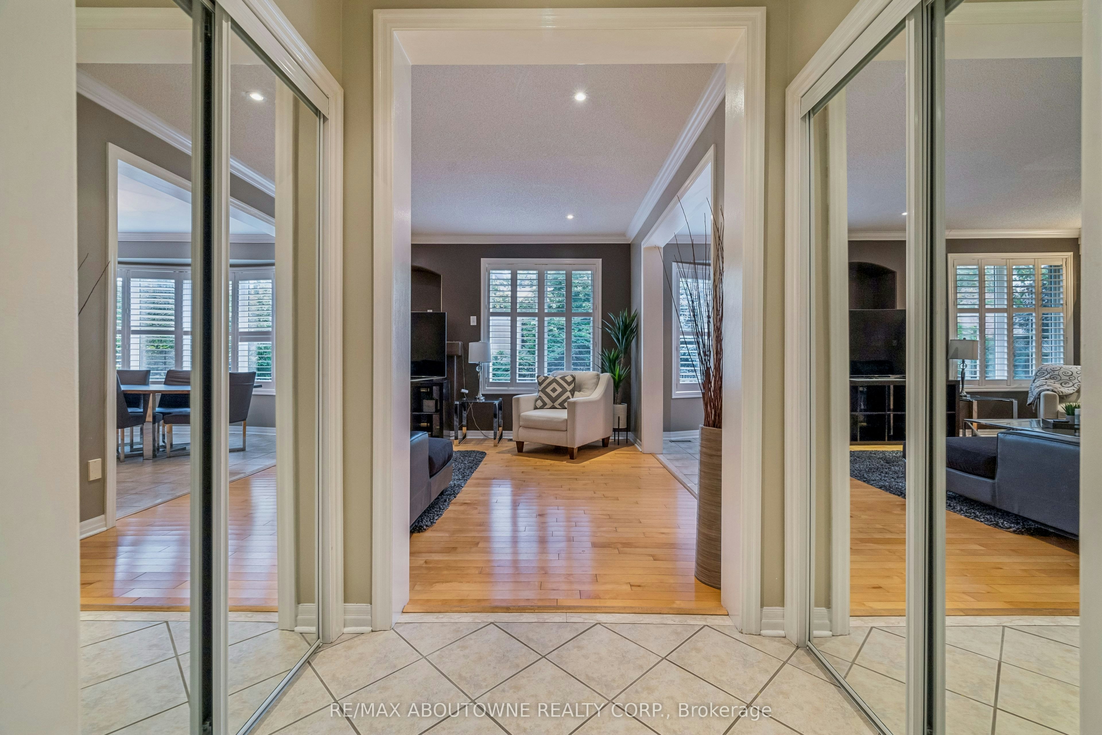 2163 Blackforest Crescent, Oakville, ON, L6M 4T7 - 10