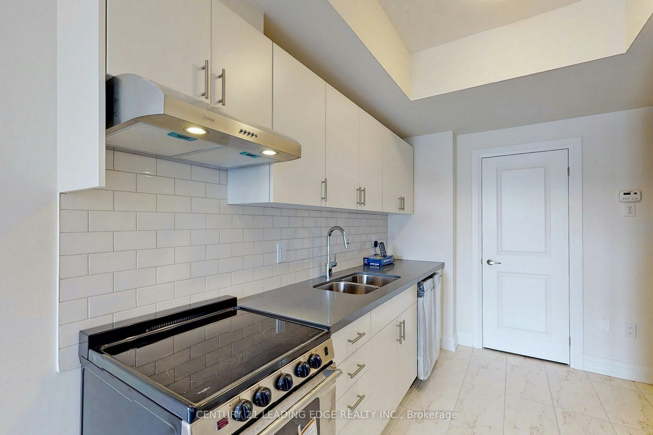 Ground-45 Creekbank Road, Toronto, ON, M6L 1C7 - 9