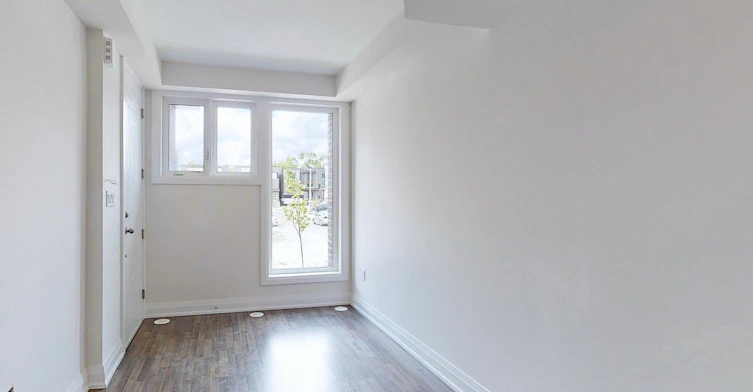 Ground-45 Creekbank Road, Toronto, ON, M6L 1C7 - 5