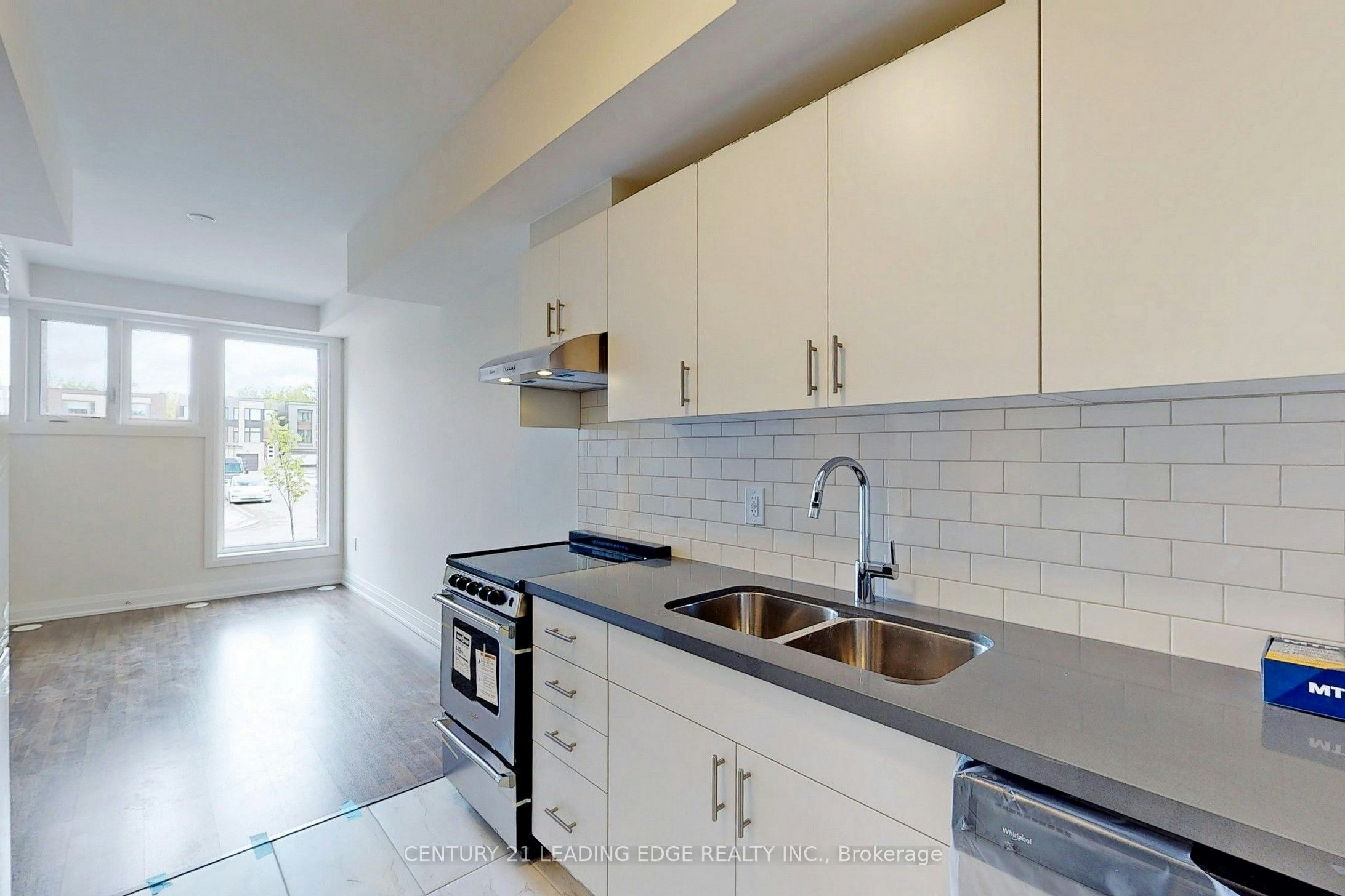 Ground-45 Creekbank Road, Toronto, ON, M6L 1C7 - 8