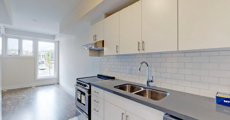 Ground-45 Creekbank Road, Toronto, ON, M6L 1C7 - 8