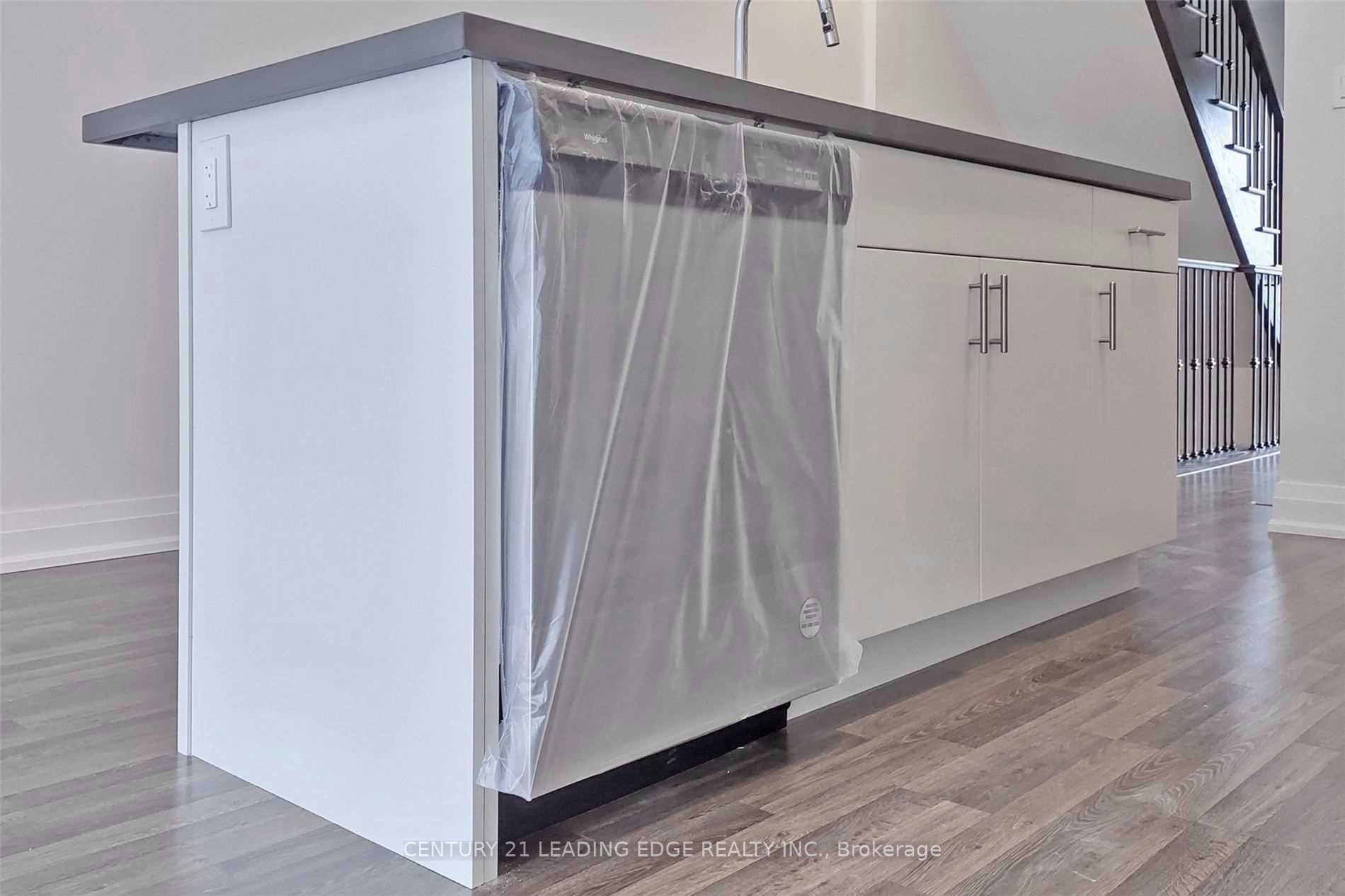 Upper-45 Creekbank Road, Toronto, ON, M6L 1C7 - 16