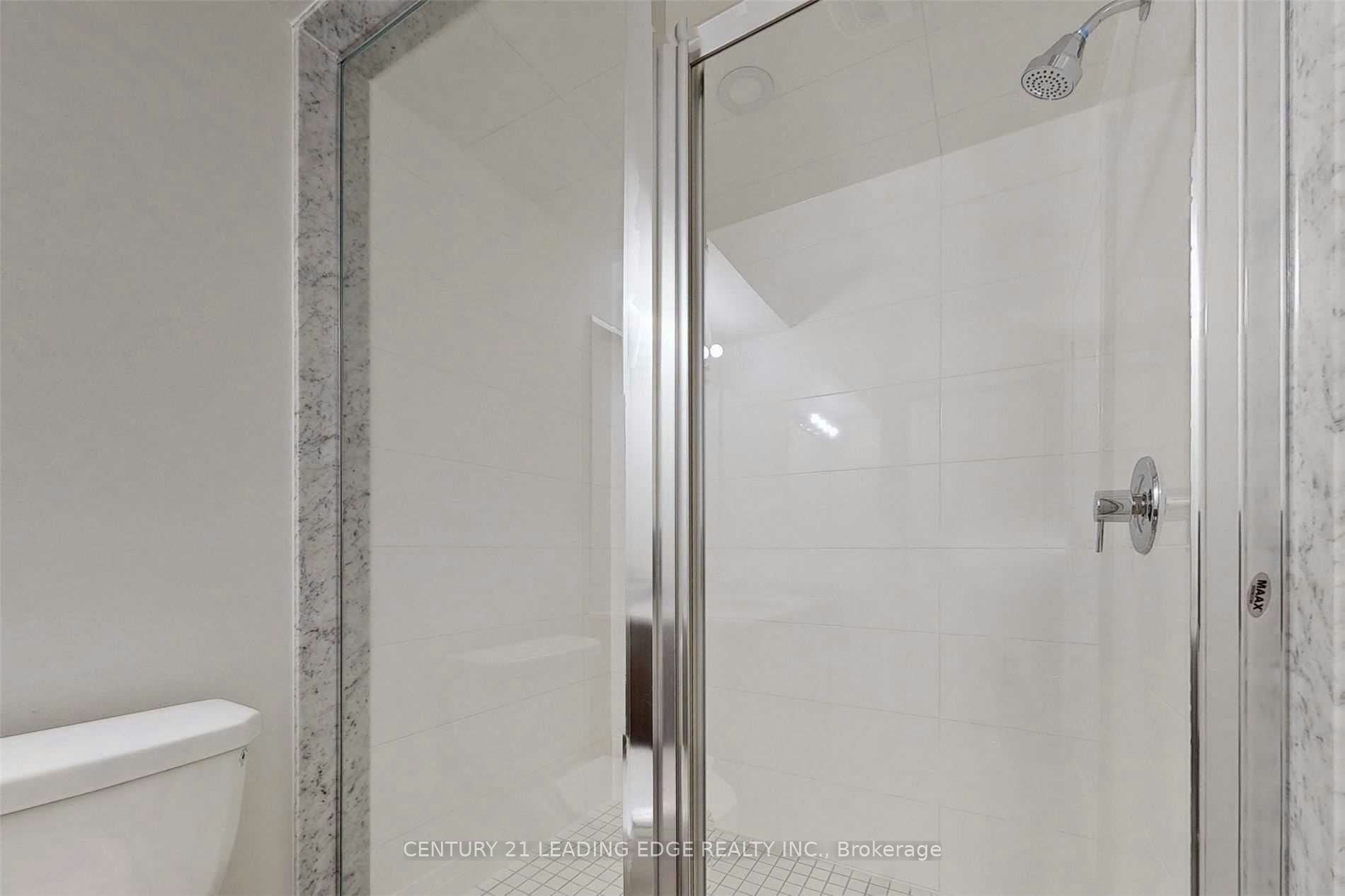 Upper-45 Creekbank Road, Toronto, ON, M6L 1C7 - 23