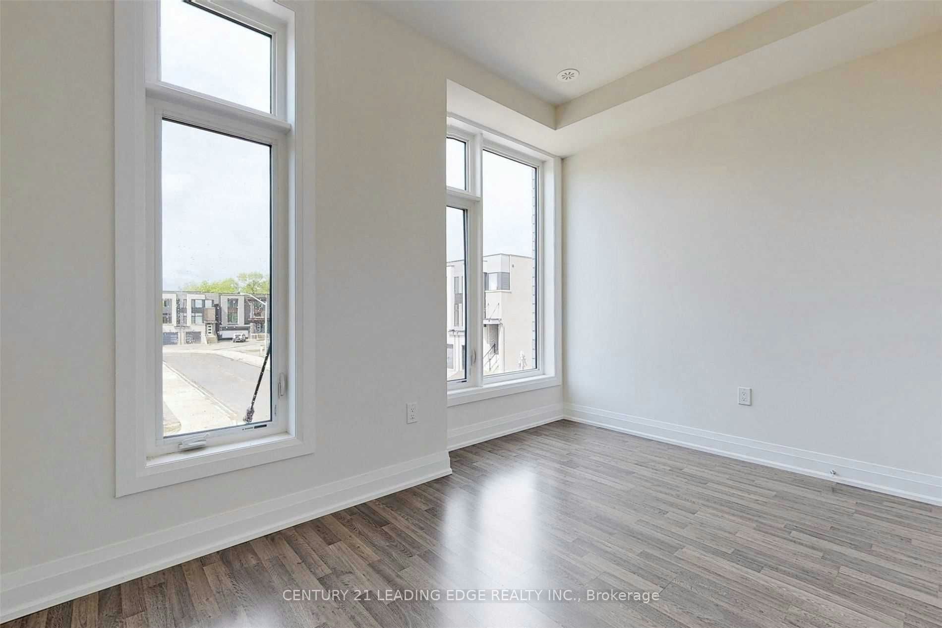 Upper-45 Creekbank Road, Toronto, ON, M6L 1C7 - 31