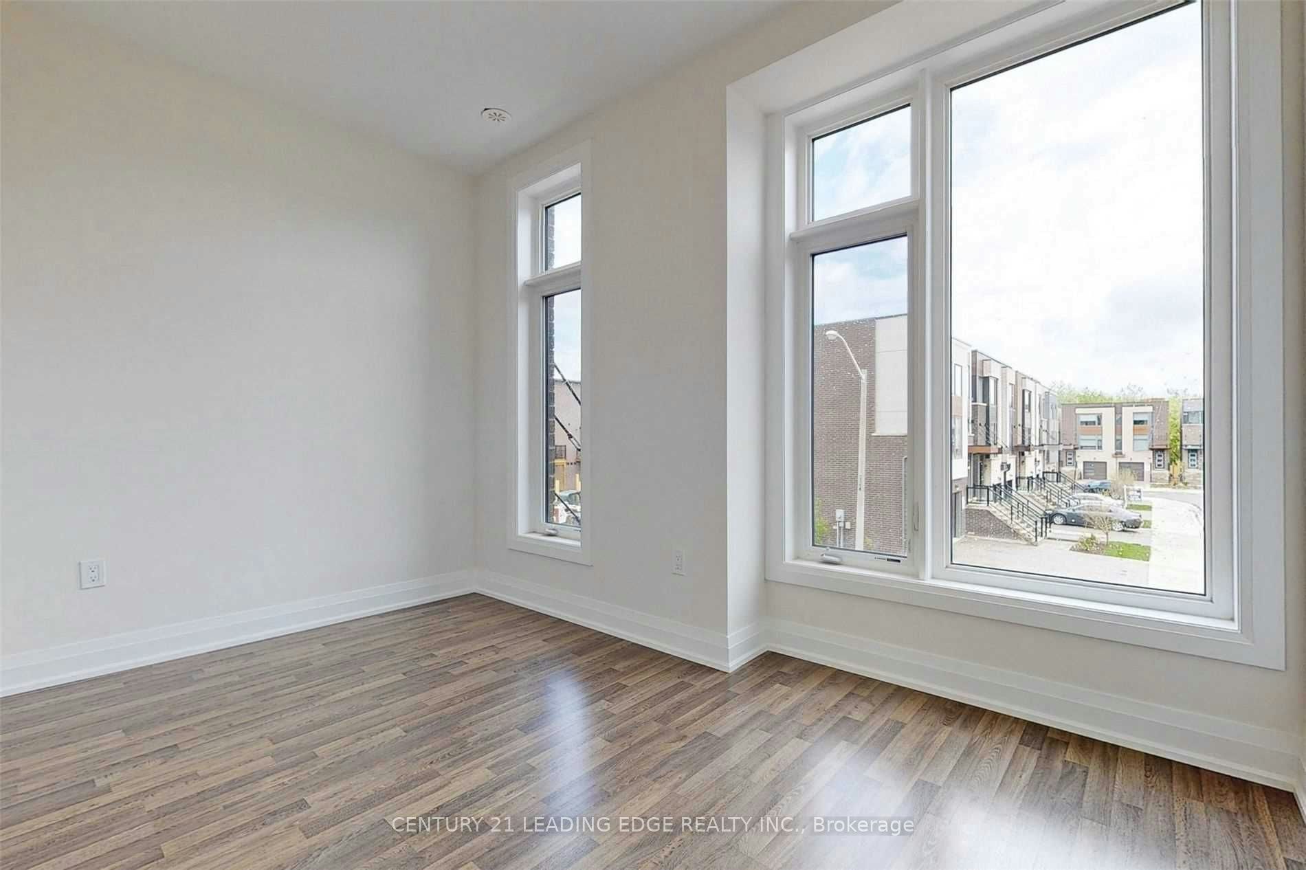 Upper-45 Creekbank Road, Toronto, ON, M6L 1C7 - 24