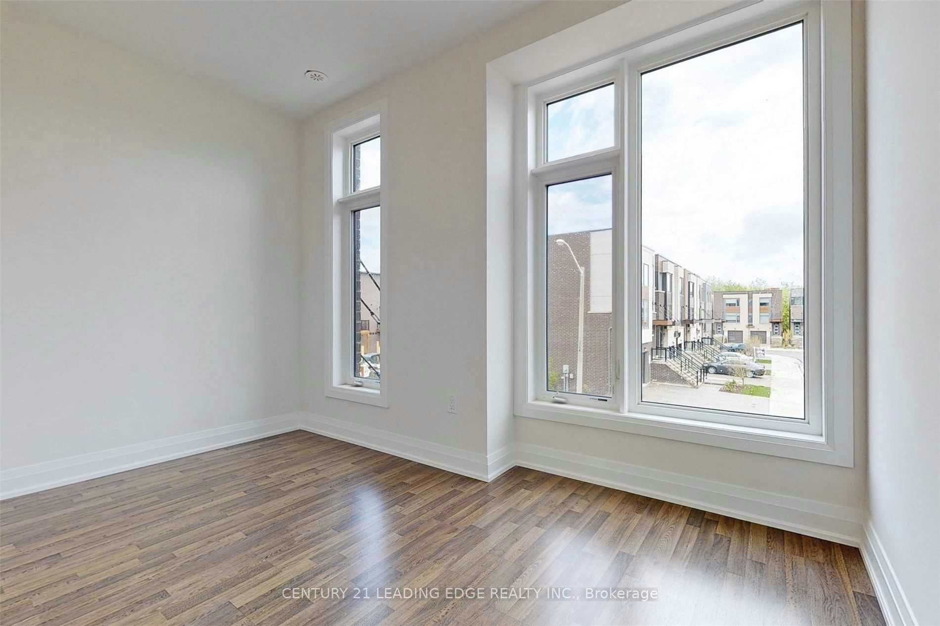 Upper-45 Creekbank Road, Toronto, ON, M6L 1C7 - 33
