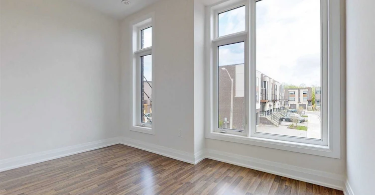 Upper-45 Creekbank Road, Toronto, ON, M6L 1C7 - 33