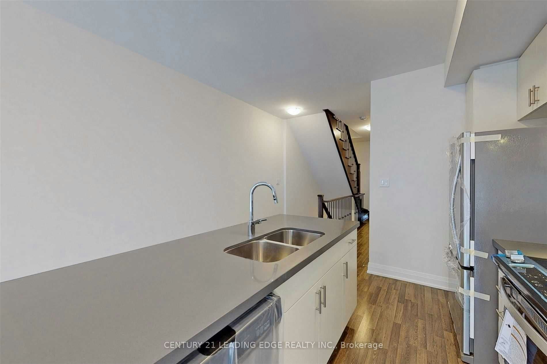 Upper-45 Creekbank Road, Toronto, ON, M6L 1C7 - 13