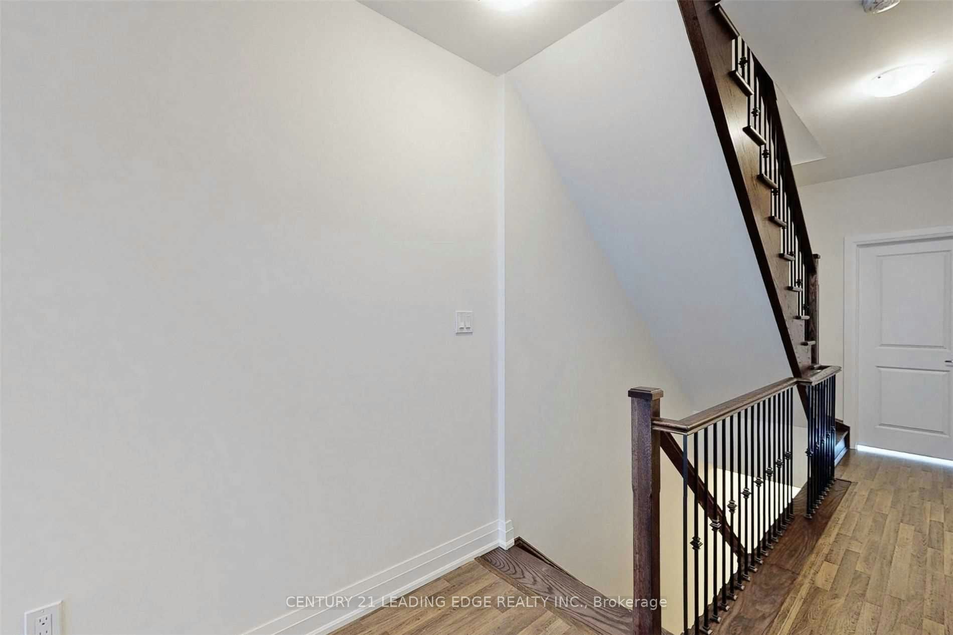 Upper-45 Creekbank Road, Toronto, ON, M6L 1C7 - 19