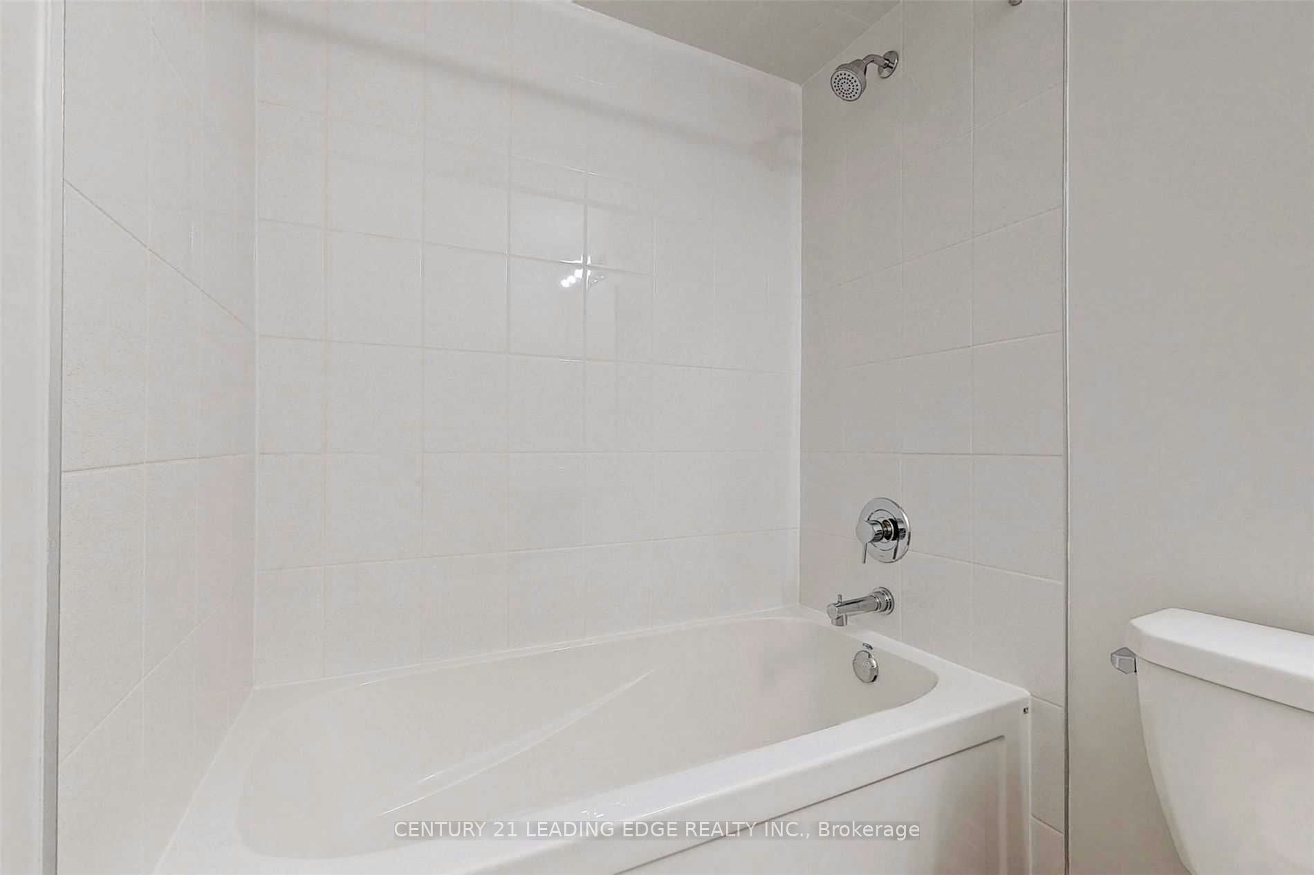 Upper-45 Creekbank Road, Toronto, ON, M6L 1C7 - 30