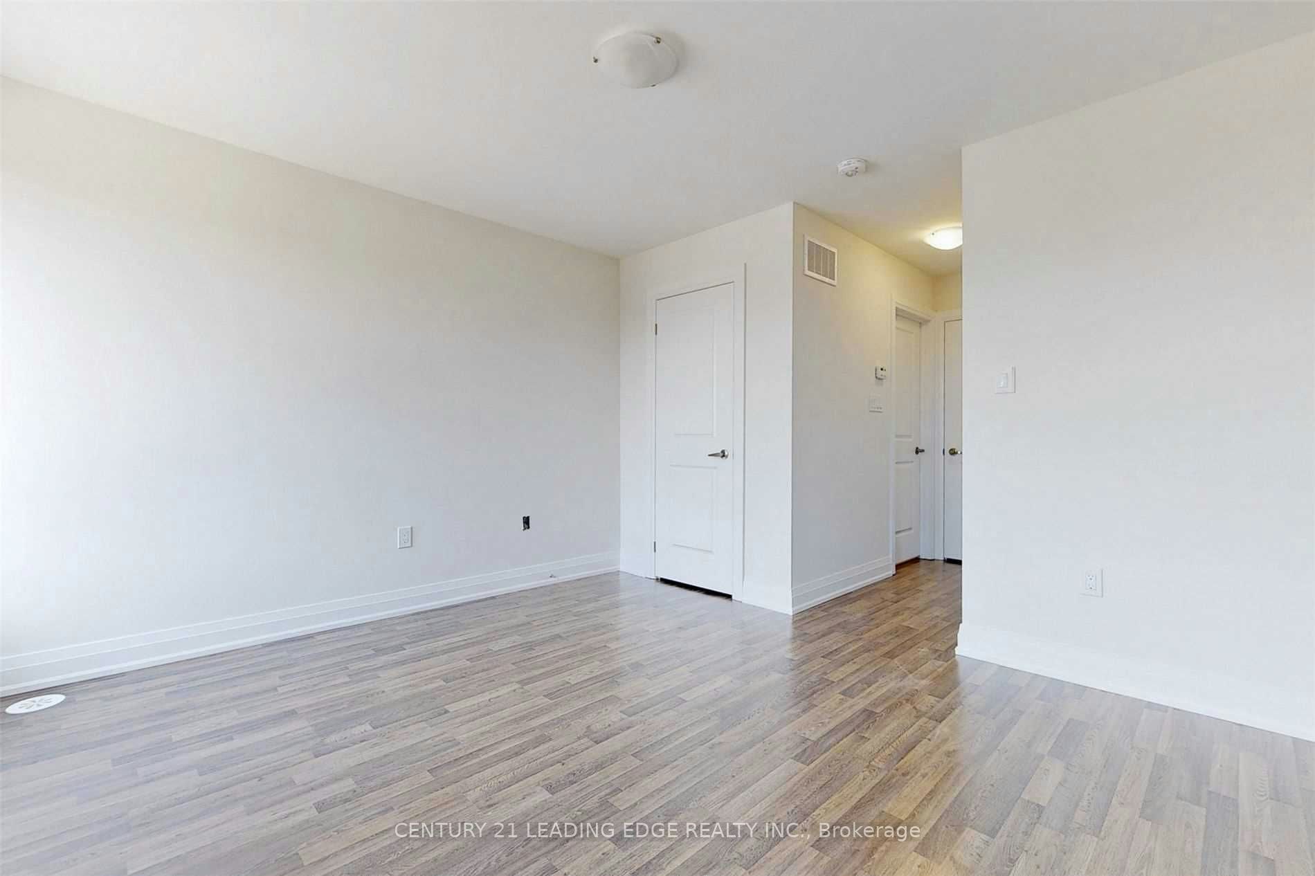 Upper-45 Creekbank Road, Toronto, ON, M6L 1C7 - 27