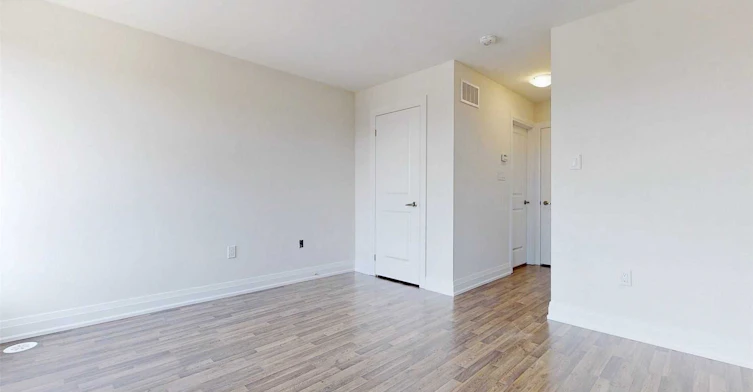Upper-45 Creekbank Road, Toronto, ON, M6L 1C7 - 27