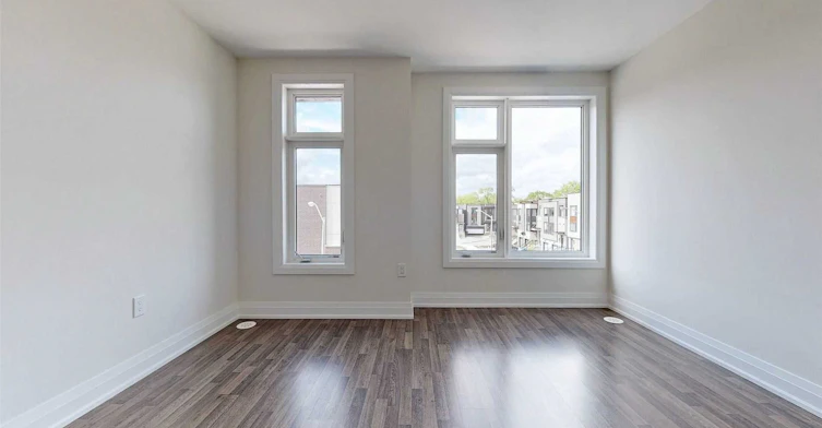 Upper-45 Creekbank Road, Toronto, ON, M6L 1C7 - 25