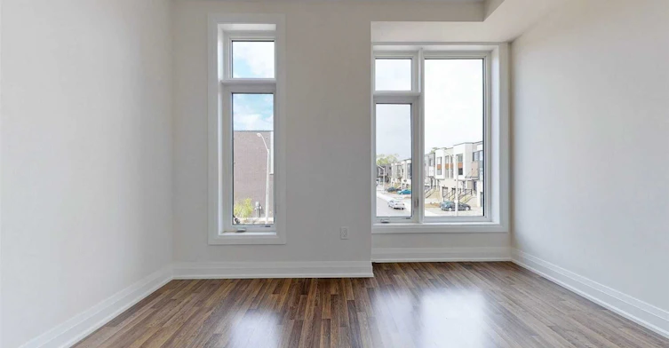 Upper-45 Creekbank Road, Toronto, ON, M6L 1C7 - 32
