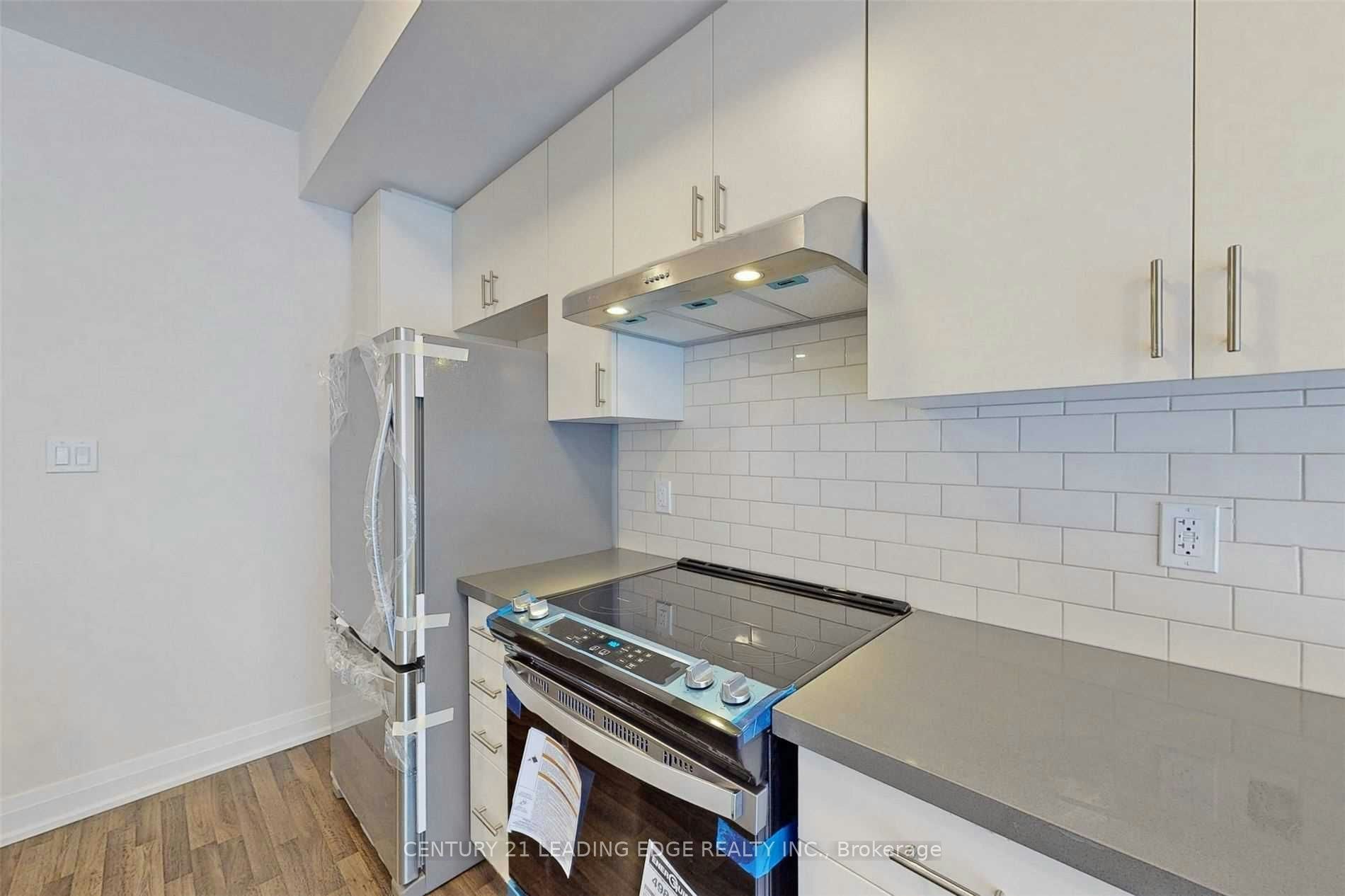 Upper-45 Creekbank Road, Toronto, ON, M6L 1C7 - 14