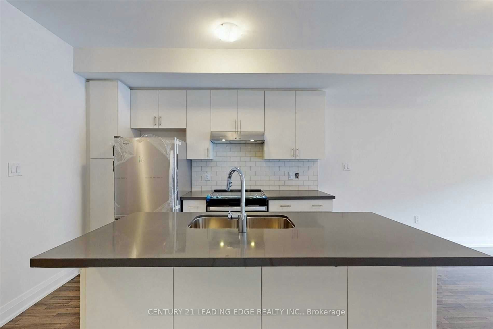 Upper-45 Creekbank Road, Toronto, ON, M6L 1C7 - 10