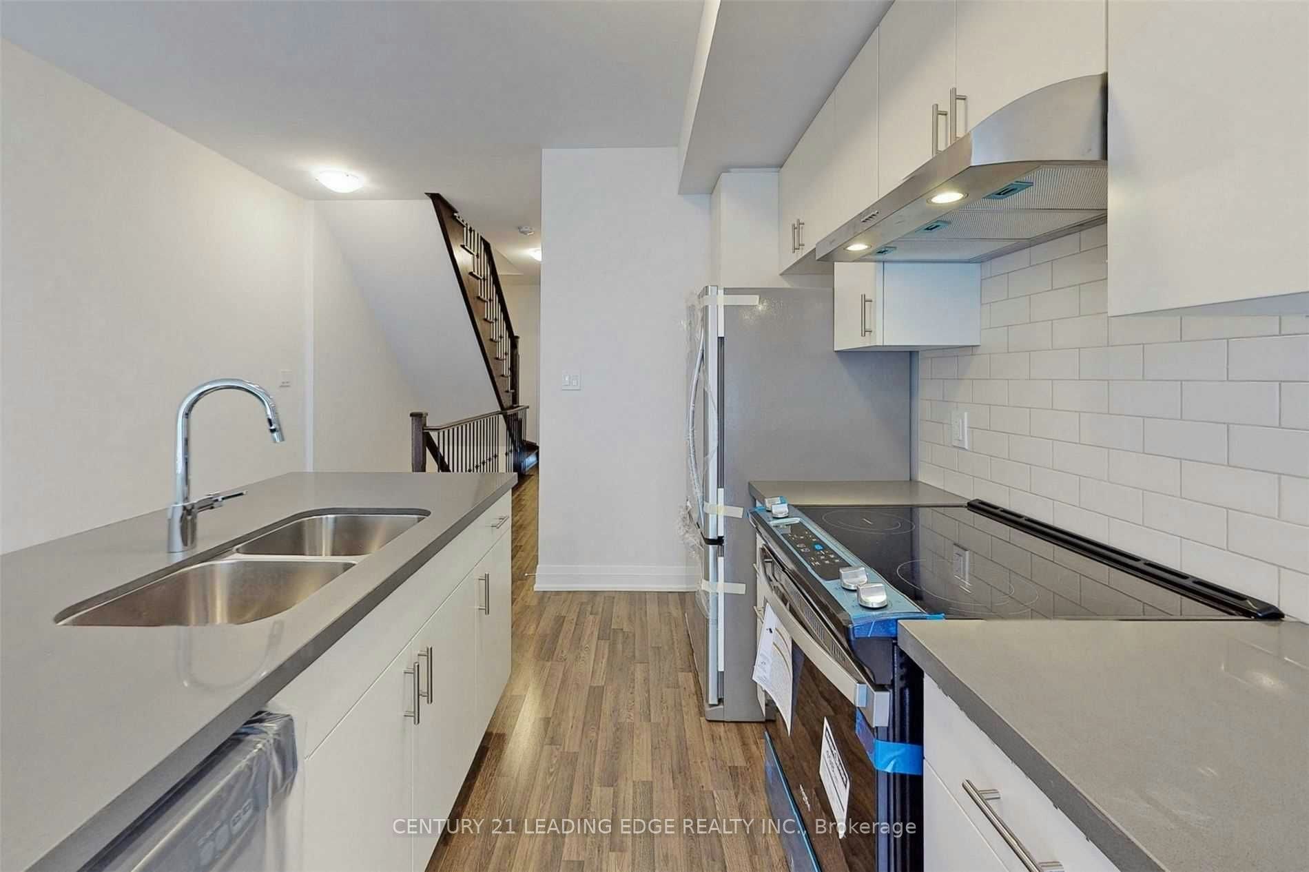 Upper-45 Creekbank Road, Toronto, ON, M6L 1C7 - 12