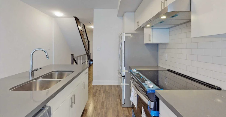 Upper-45 Creekbank Road, Toronto, ON, M6L 1C7 - 12