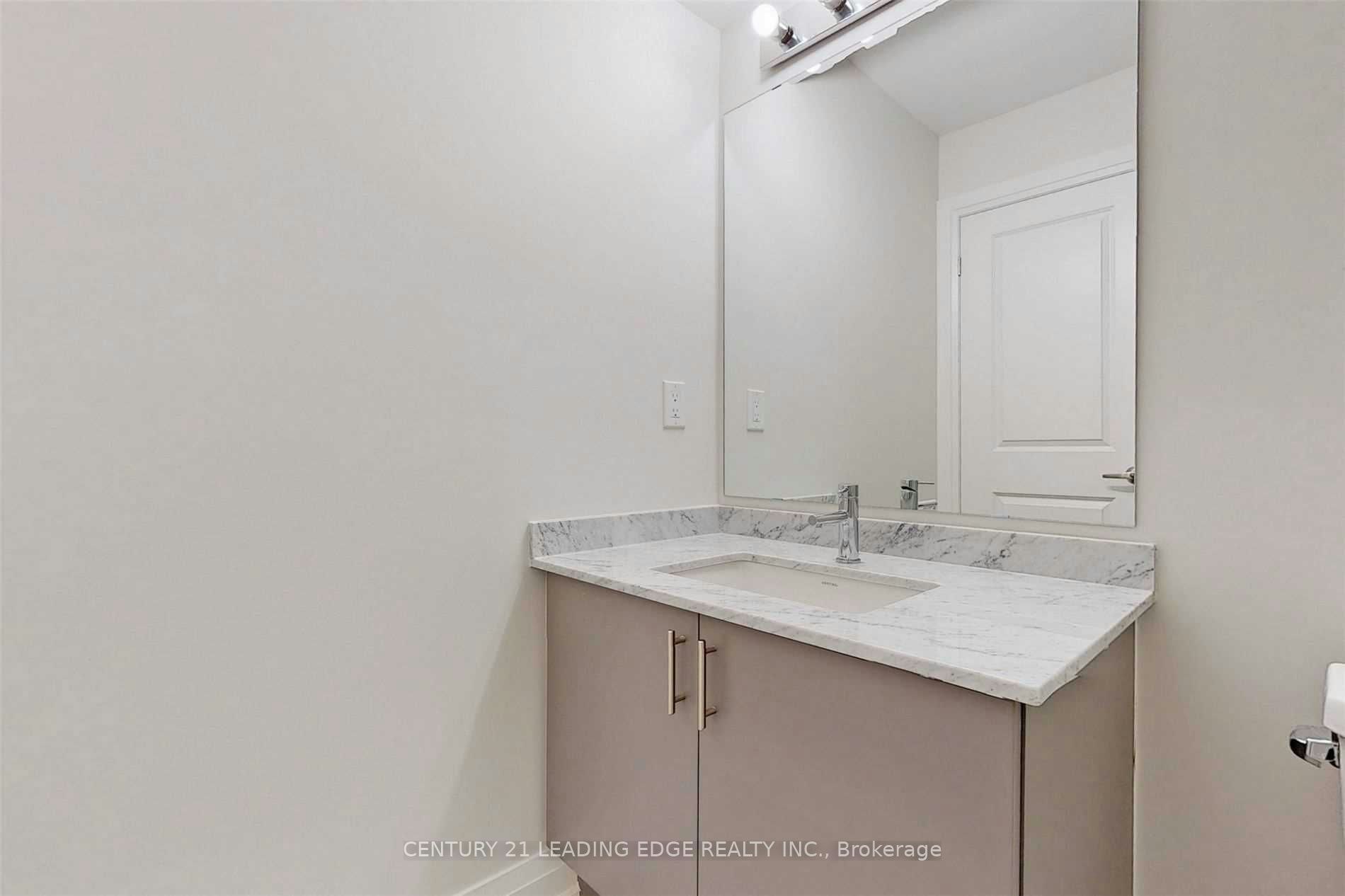 Upper-45 Creekbank Road, Toronto, ON, M6L 1C7 - 22