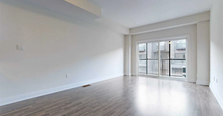 Upper-45 Creekbank Road, Toronto, ON, M6L 1C7 - 5