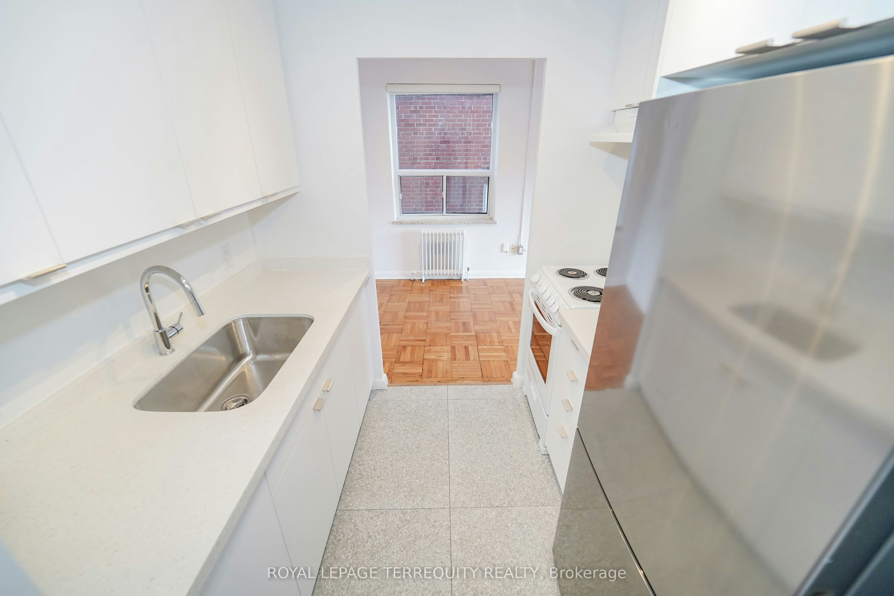 5-554 Harvie Avenue, Toronto, ON, M6E 4M1 - 5