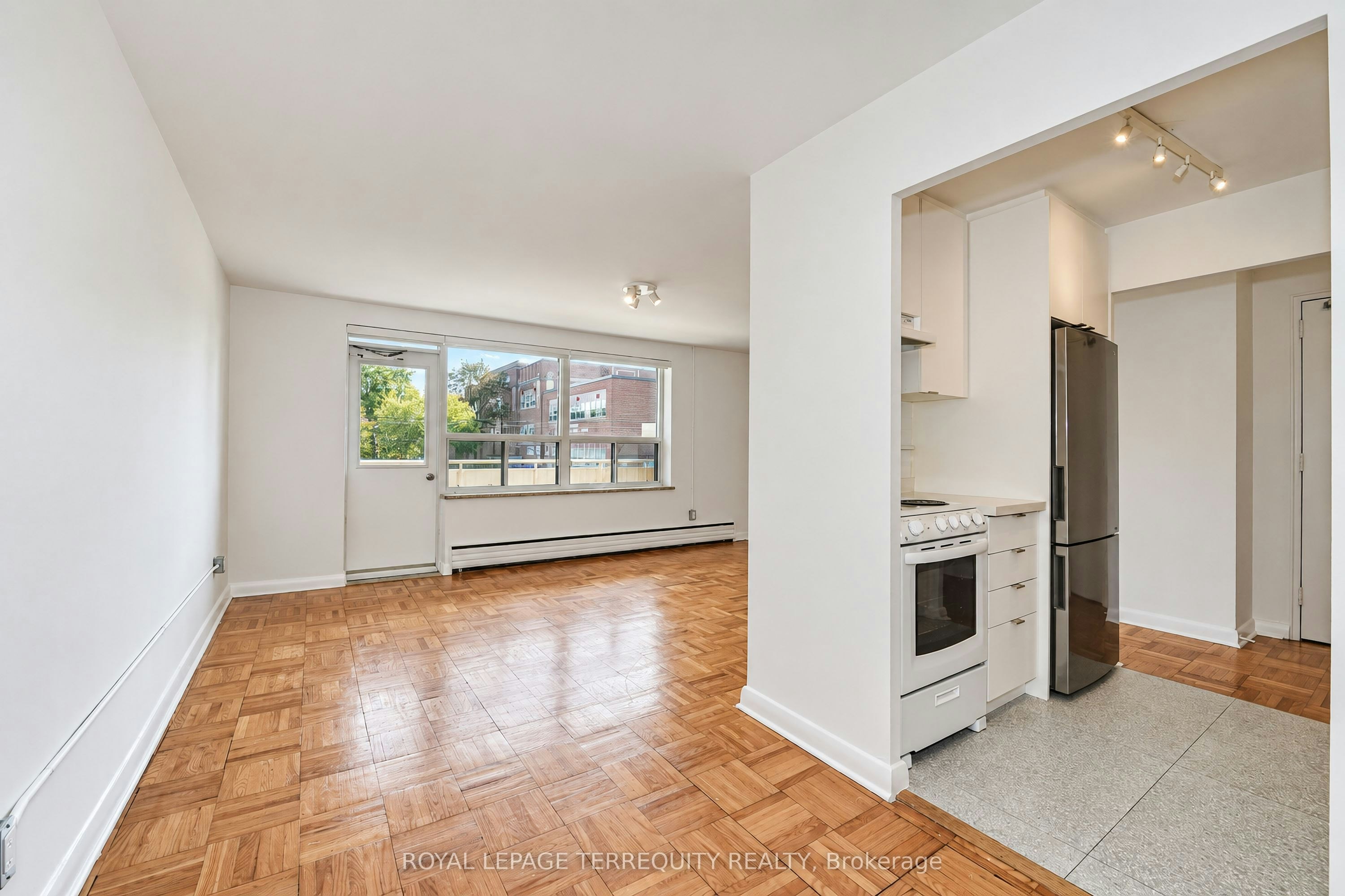 5-554 Harvie Avenue, Toronto, ON, M6E 4M1 - 3