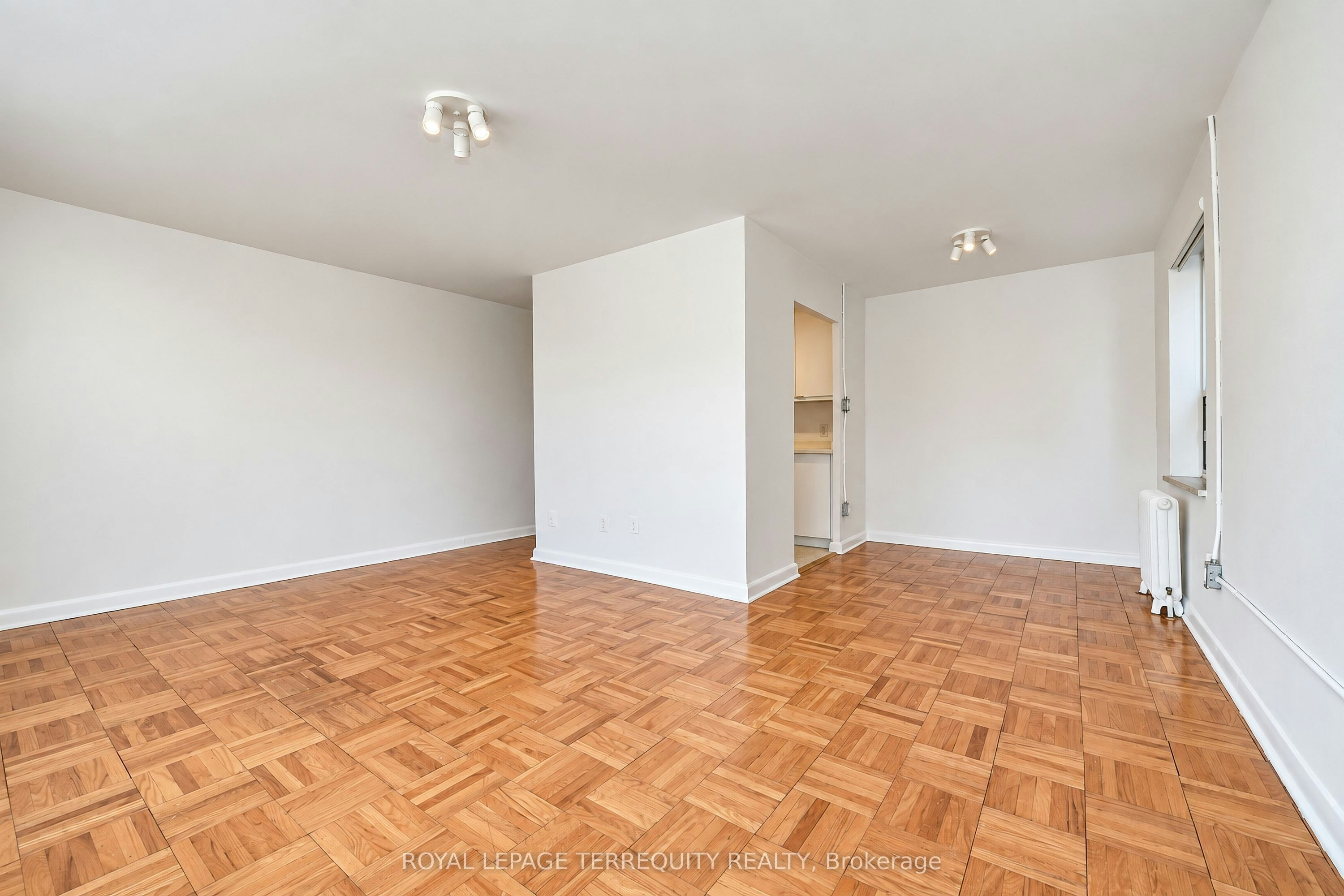 5-554 Harvie Avenue, Toronto, ON, M6E 4M1 - 2
