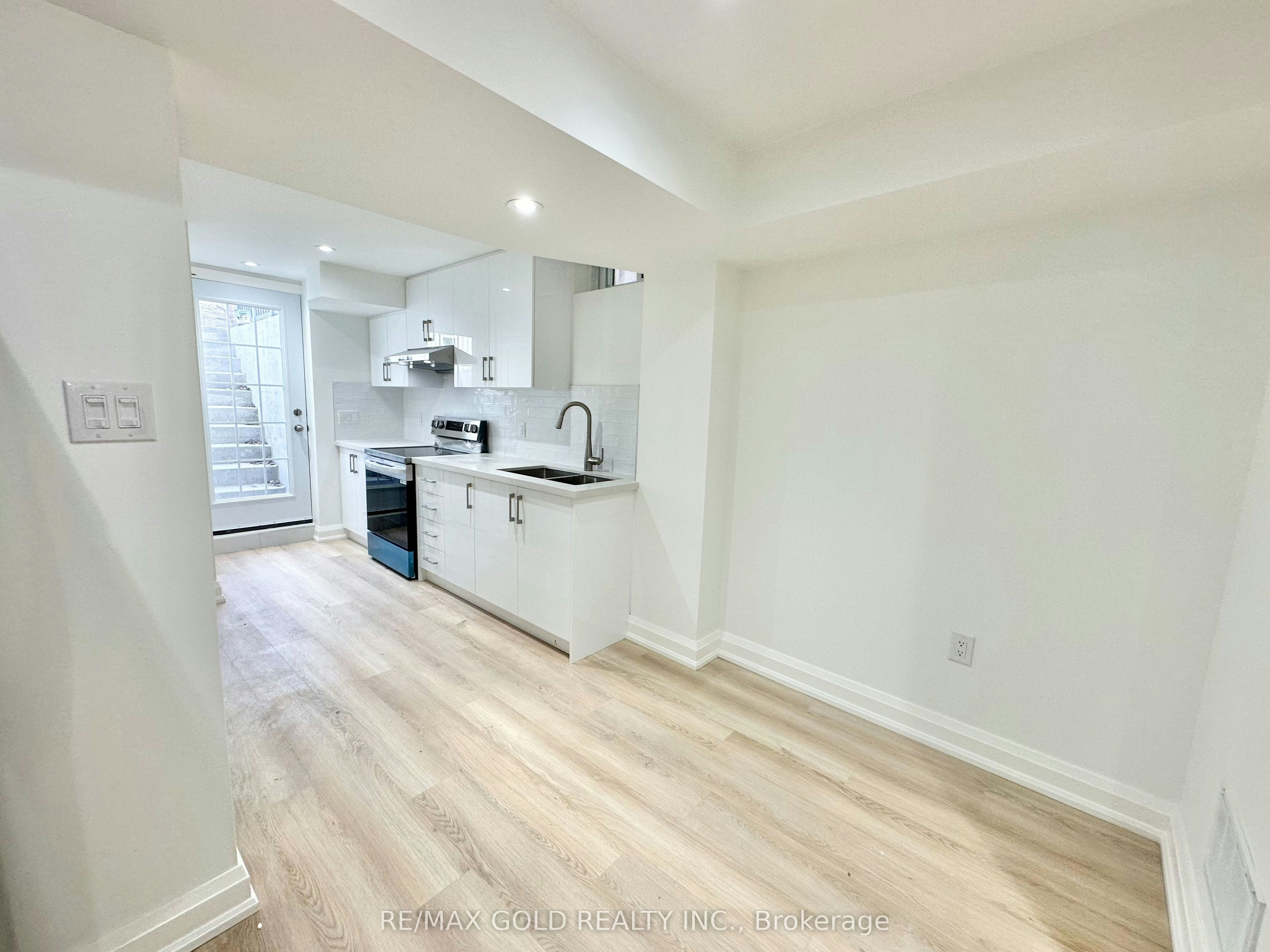 Basement-7099 Village Walk, Mississauga, ON, L5W 1X5 - 5