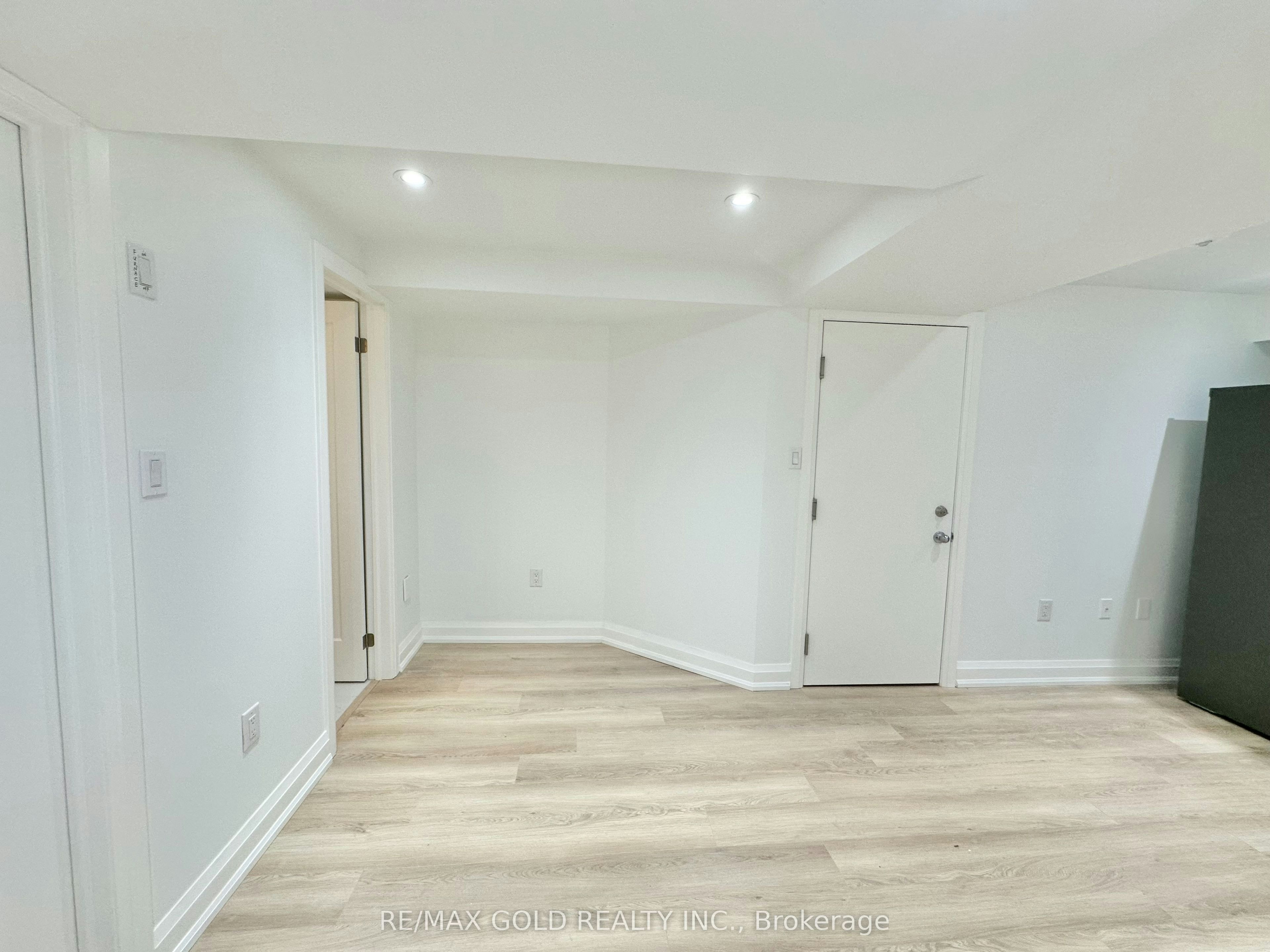 Basement-7099 Village Walk, Mississauga, ON, L5W 1X5 - 13