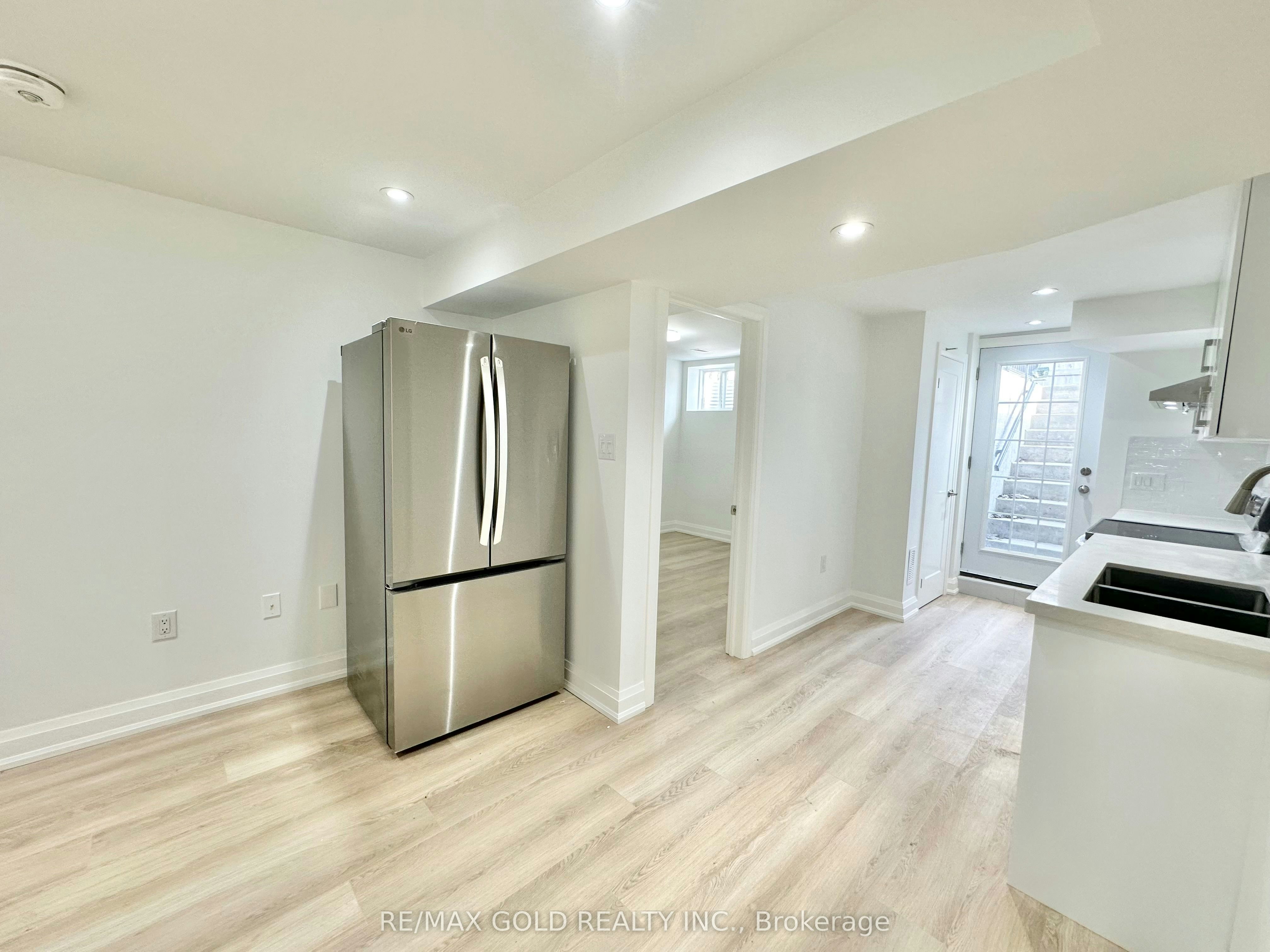 Basement-7099 Village Walk, Mississauga, ON, L5W 1X5 - 16