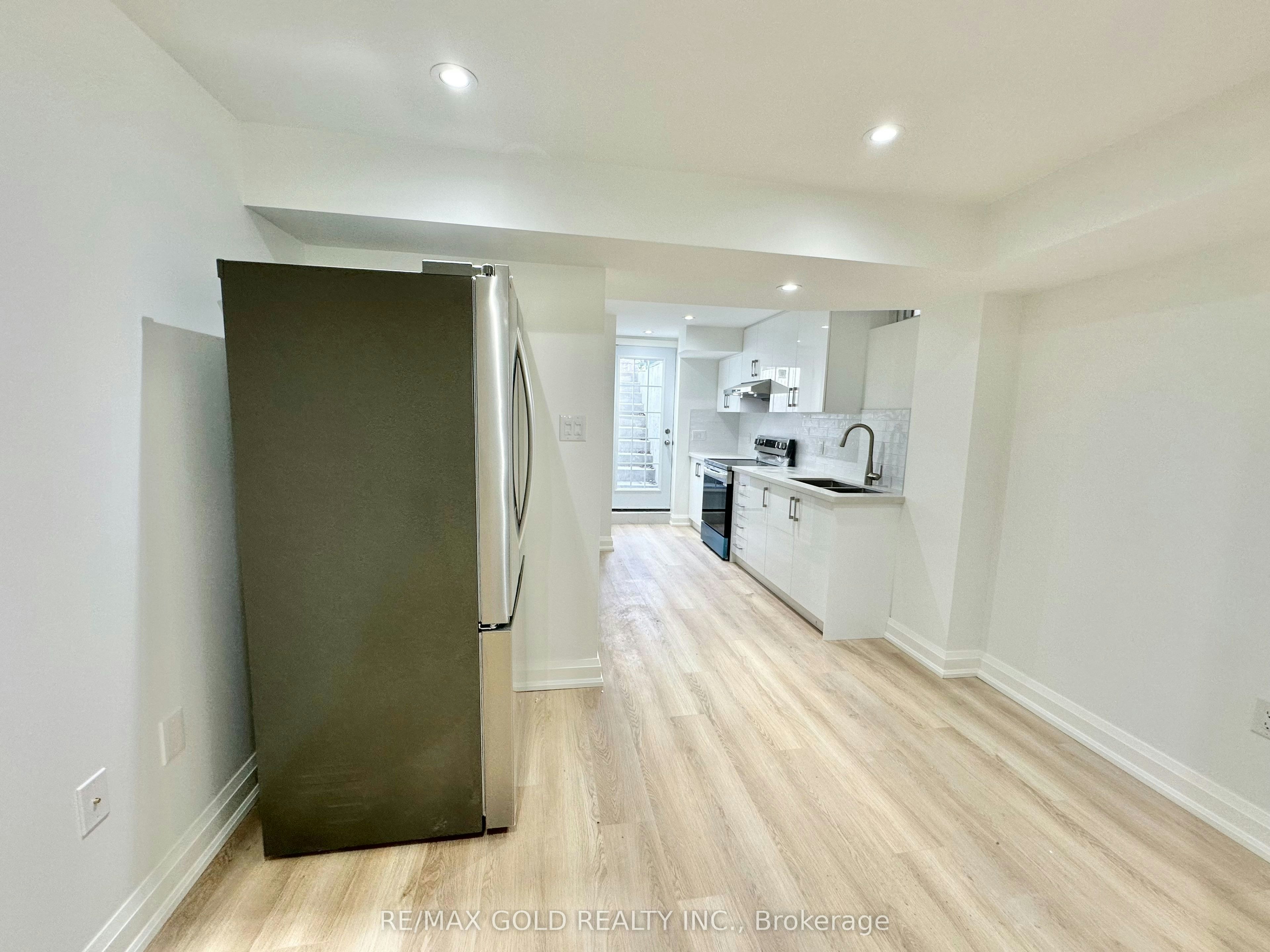 Basement-7099 Village Walk, Mississauga, ON, L5W 1X5 - 9