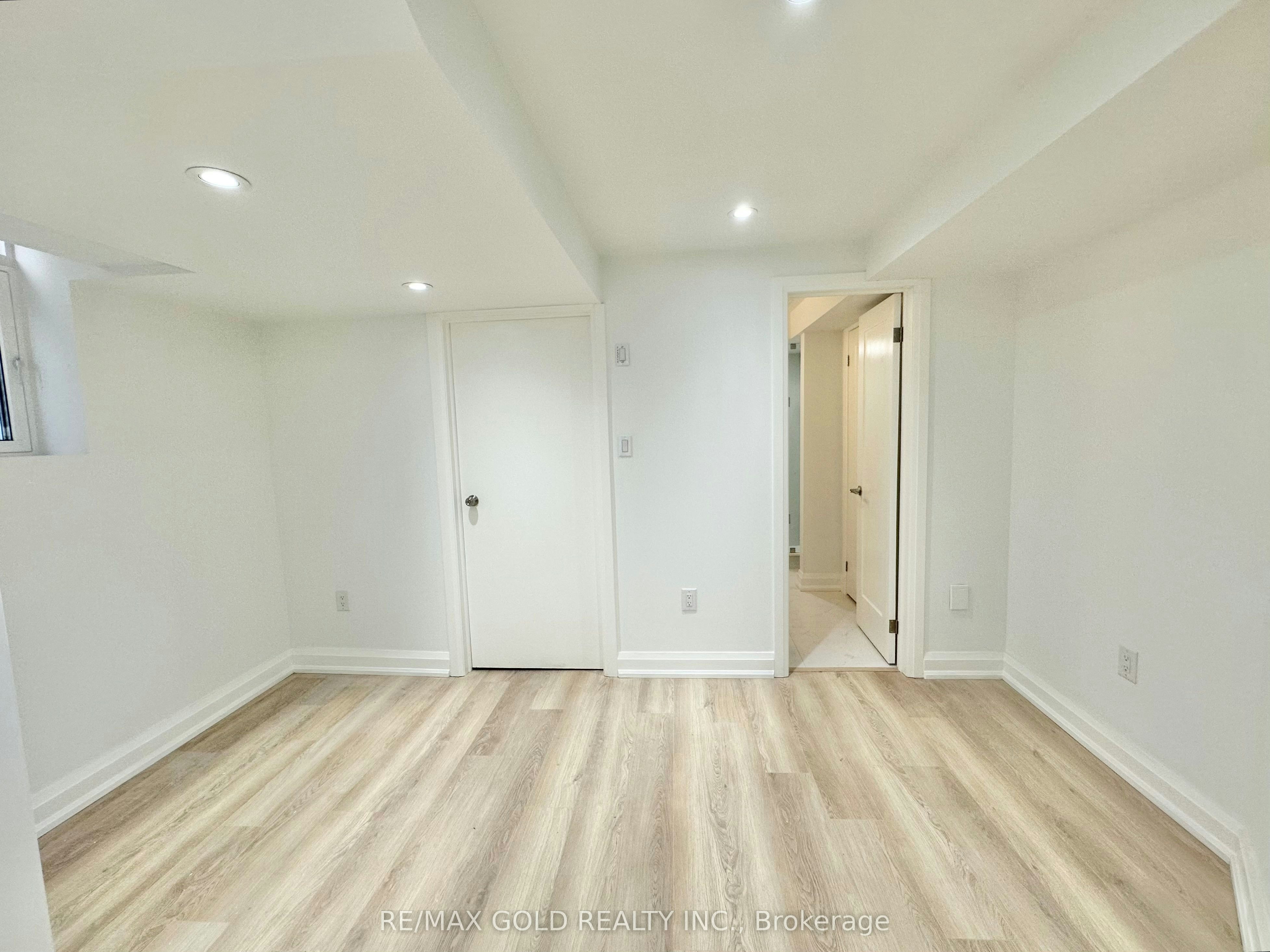 Basement-7099 Village Walk, Mississauga, ON, L5W 1X5 - 11
