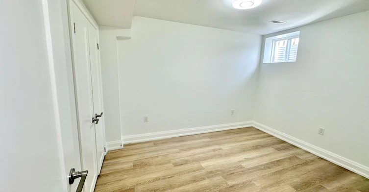 Basement-7099 Village Walk, Mississauga, ON, L5W 1X5 - 17