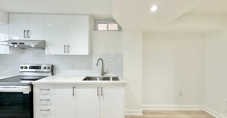 Basement-7099 Village Walk, Mississauga, ON, L5W 1X5 - 2