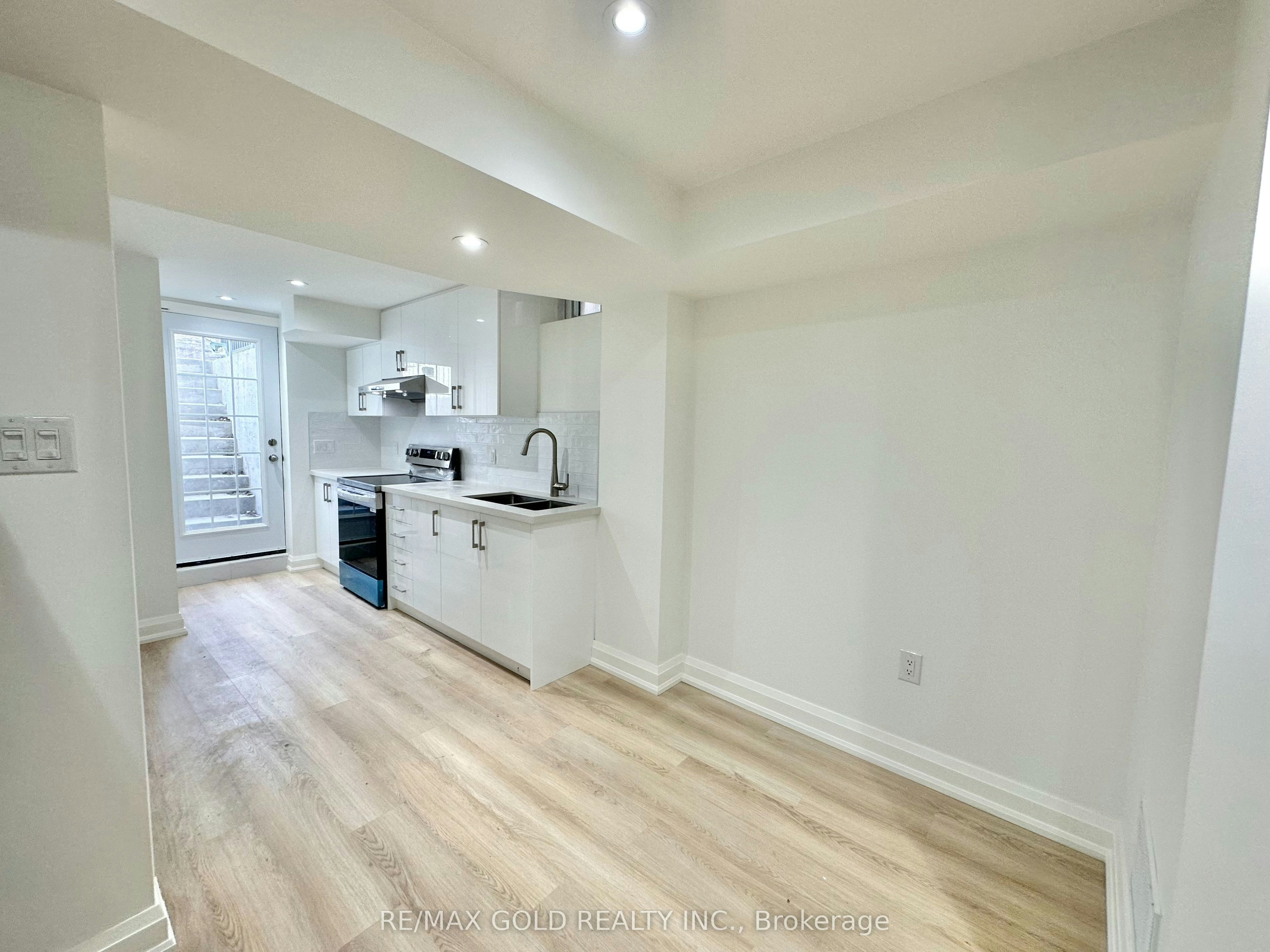 Basement-7099 Village Walk, Mississauga, ON, L5W 1X5 - 8