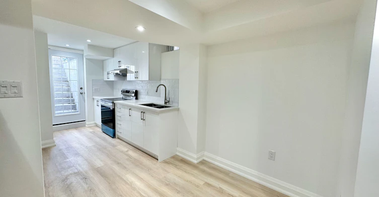 Basement-7099 Village Walk, Mississauga, ON, L5W 1X5 - 8