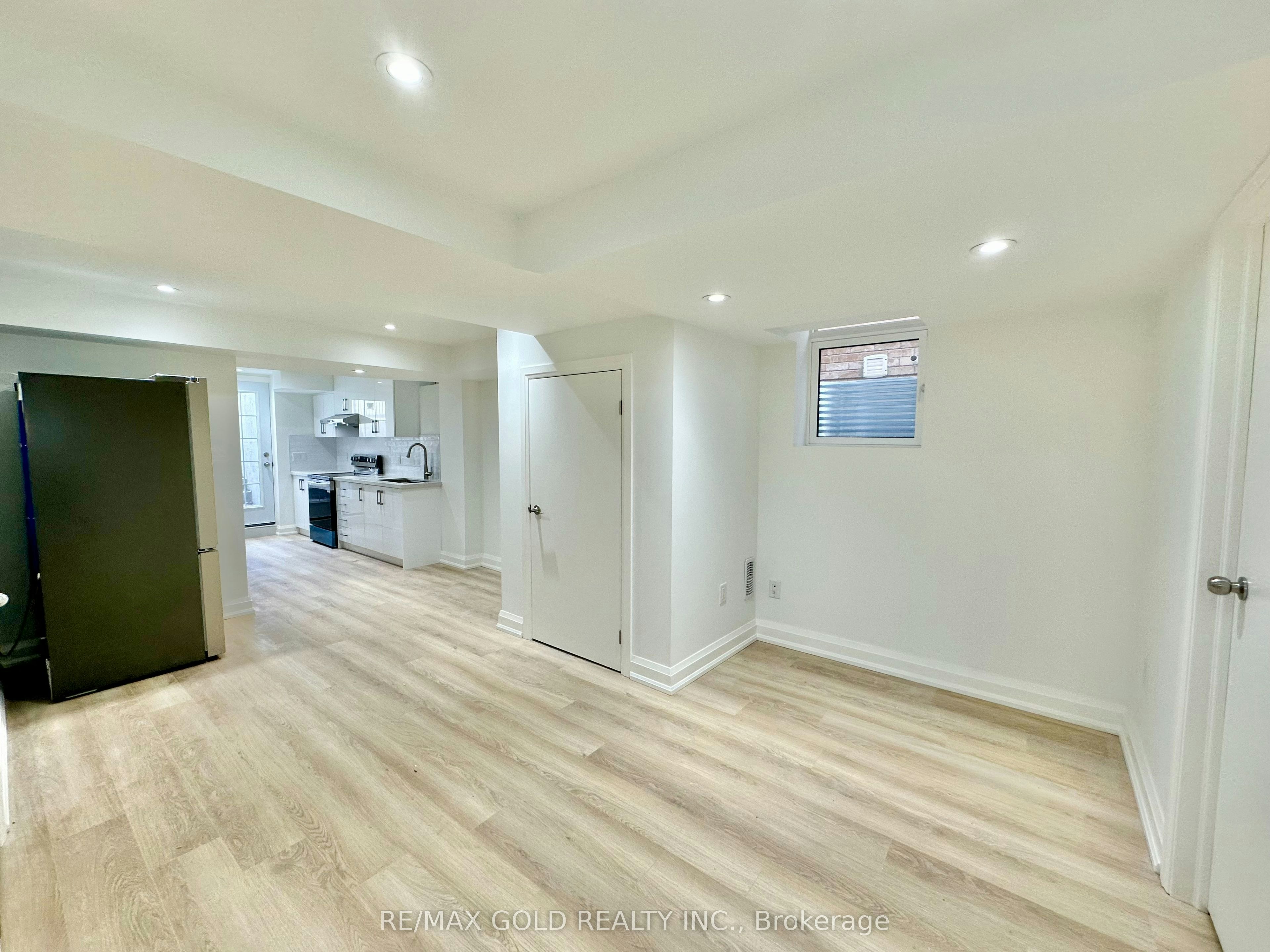 Basement-7099 Village Walk, Mississauga, ON, L5W 1X5 - 3