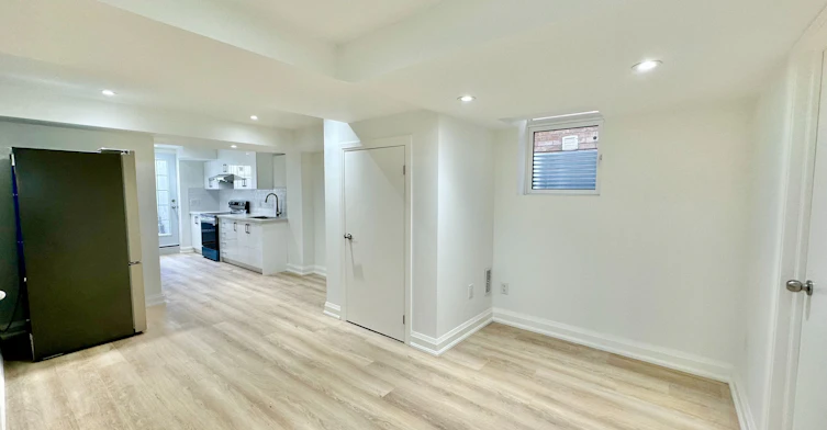Basement-7099 Village Walk, Mississauga, ON, L5W 1X5 - 3