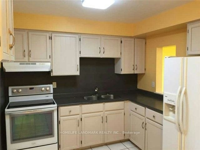 6043 Chidham Crescent, Mississauga, ON, L5N 2R8 - 4