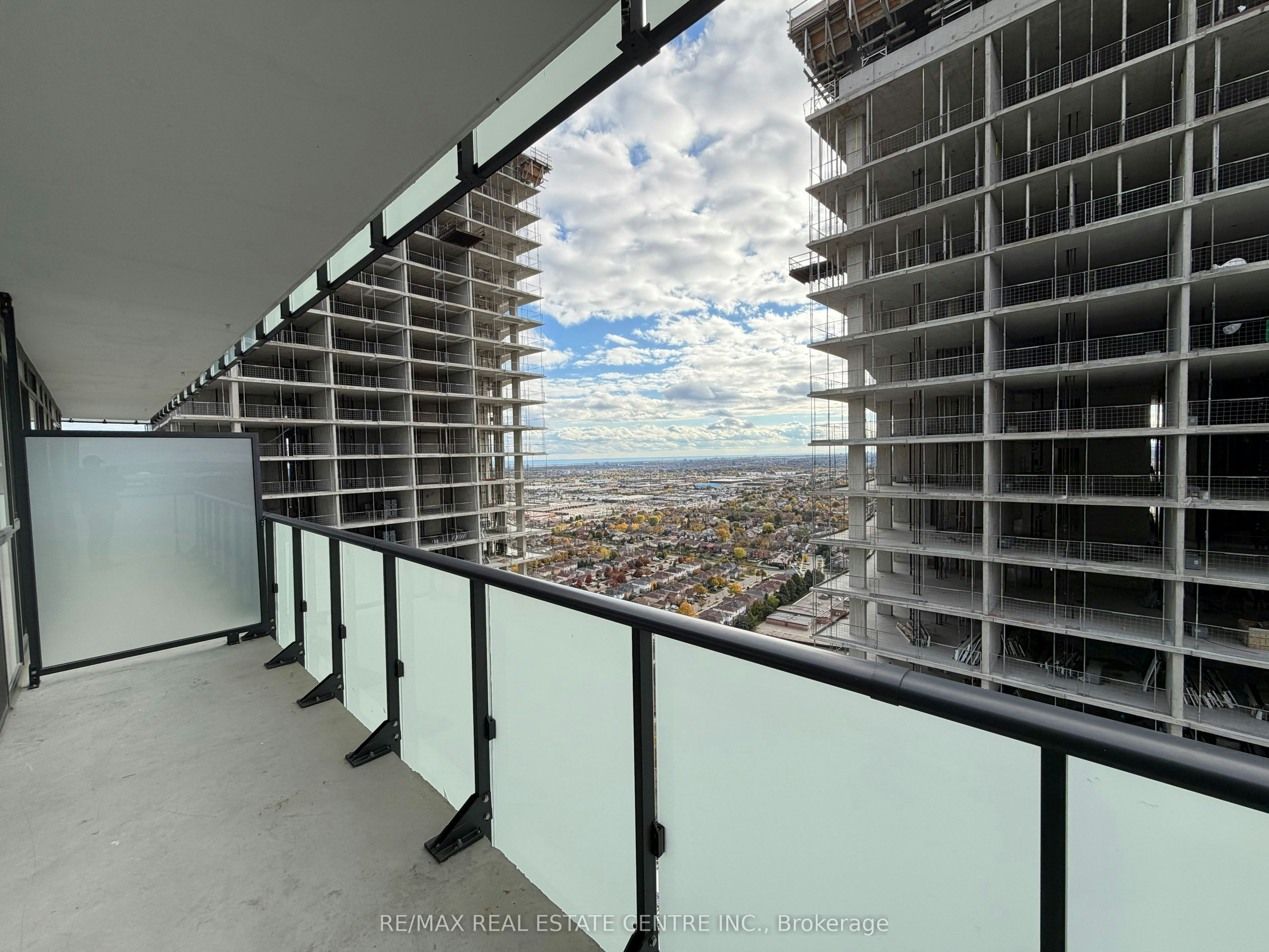 3111-4130 Parkside Village Drive W, Mississauga, ON, L5B 0L7 - 11