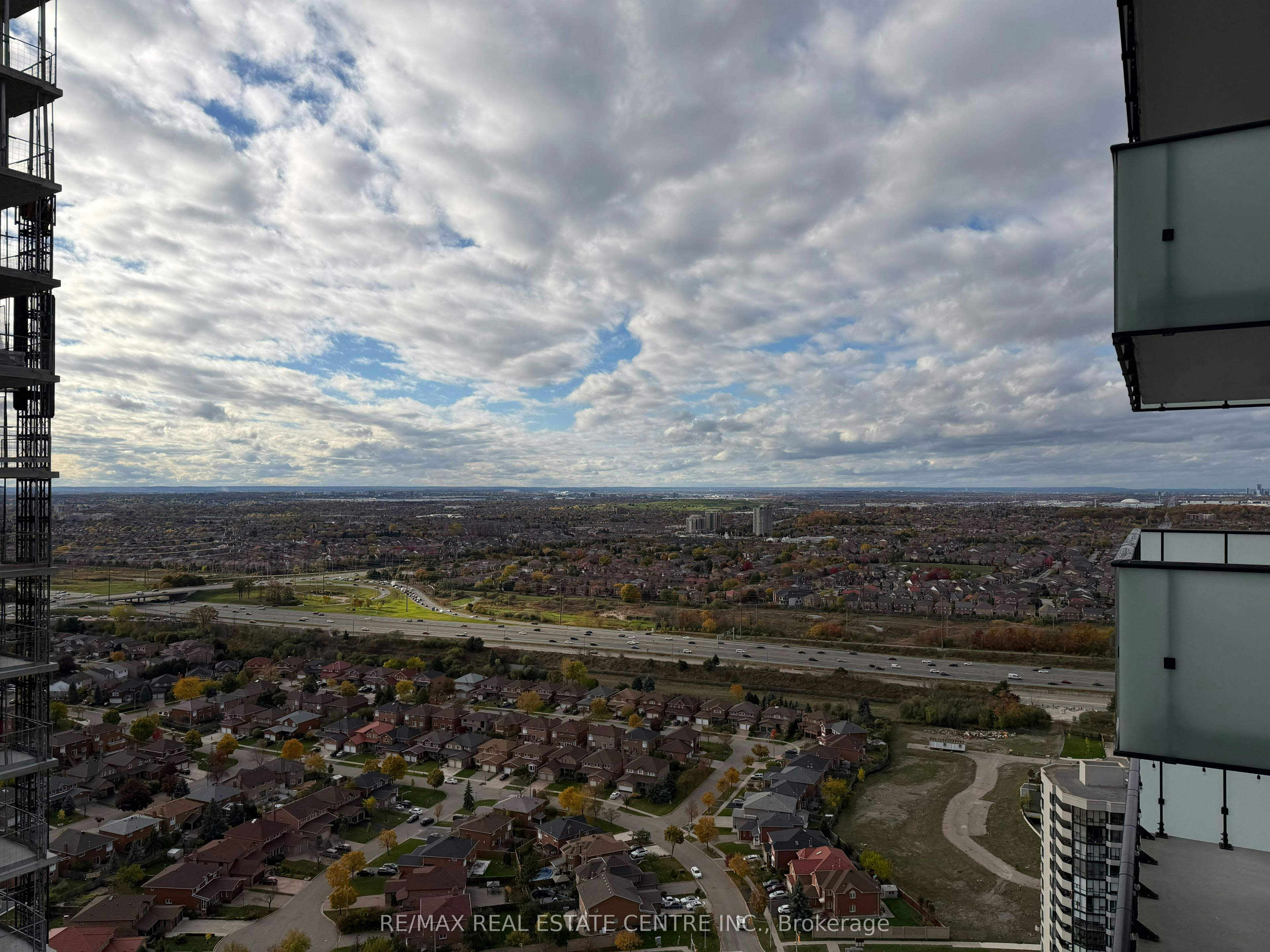 3111-4130 Parkside Village Drive W, Mississauga, ON, L5B 0L7 - 9