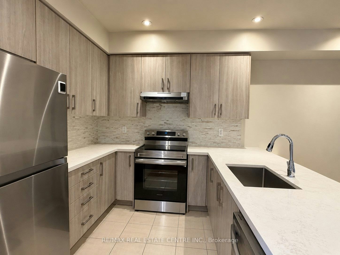 62 Hashmi Place, Brampton, ON, L6Y 6K1 - 4