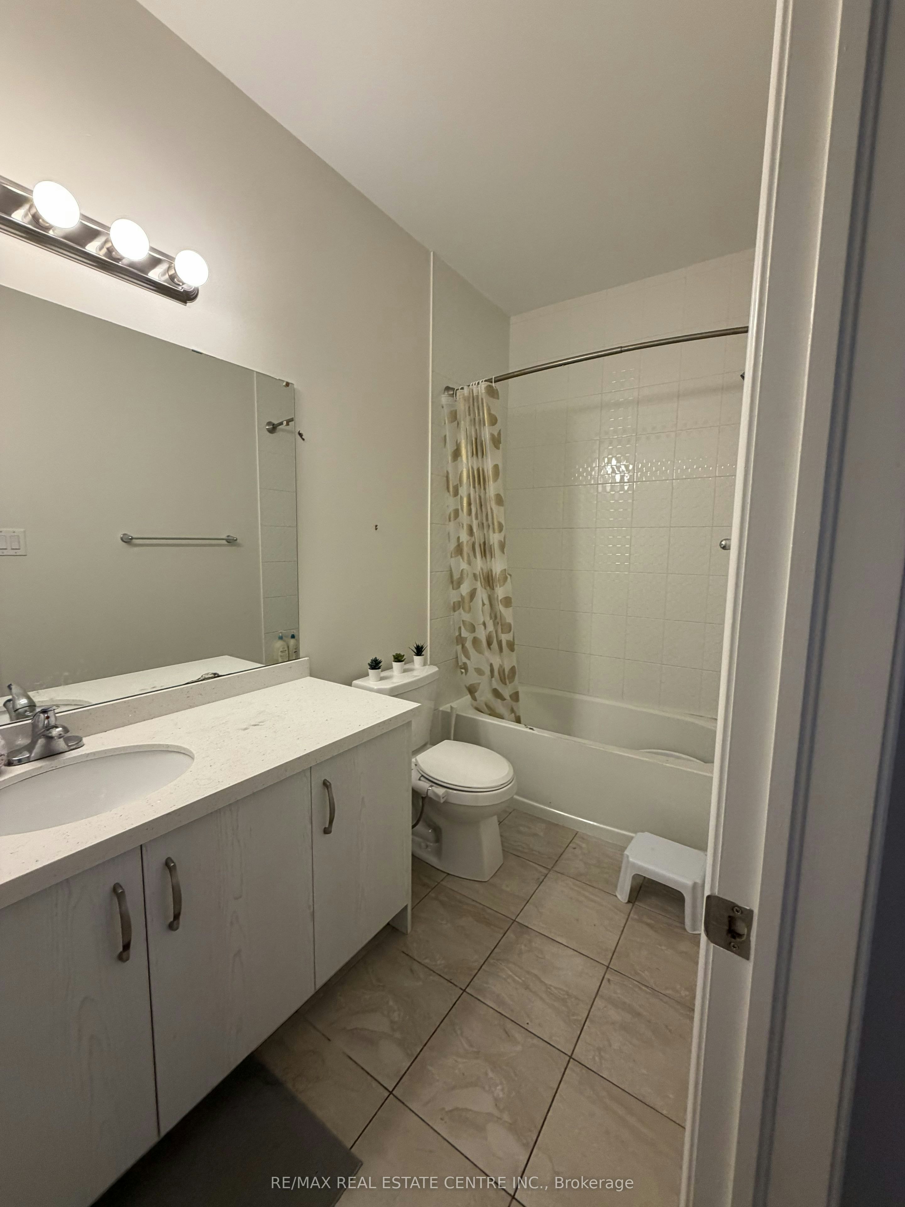 62 Hashmi Place, Brampton, ON, L6Y 6K1 - 8
