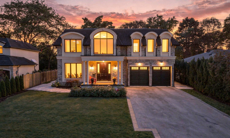 902 Parkland Avenue