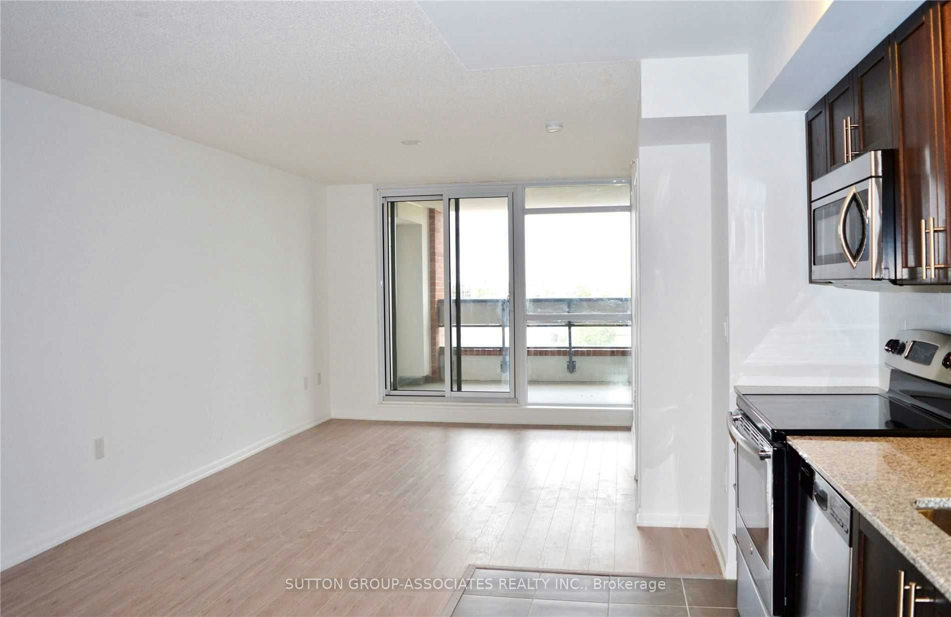 714-830 Lawrence Avenue W, Toronto, ON, M6A 1C3