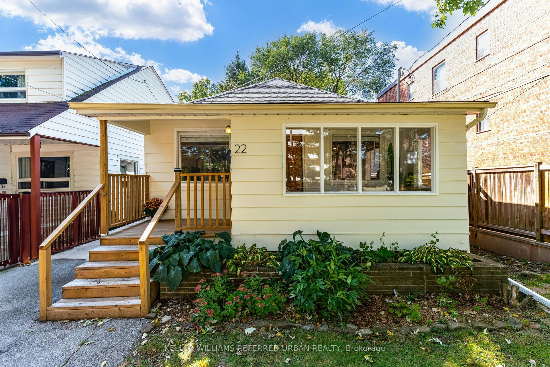 22 Long Branch Avenue, Toronto, ON, M8W 3H6