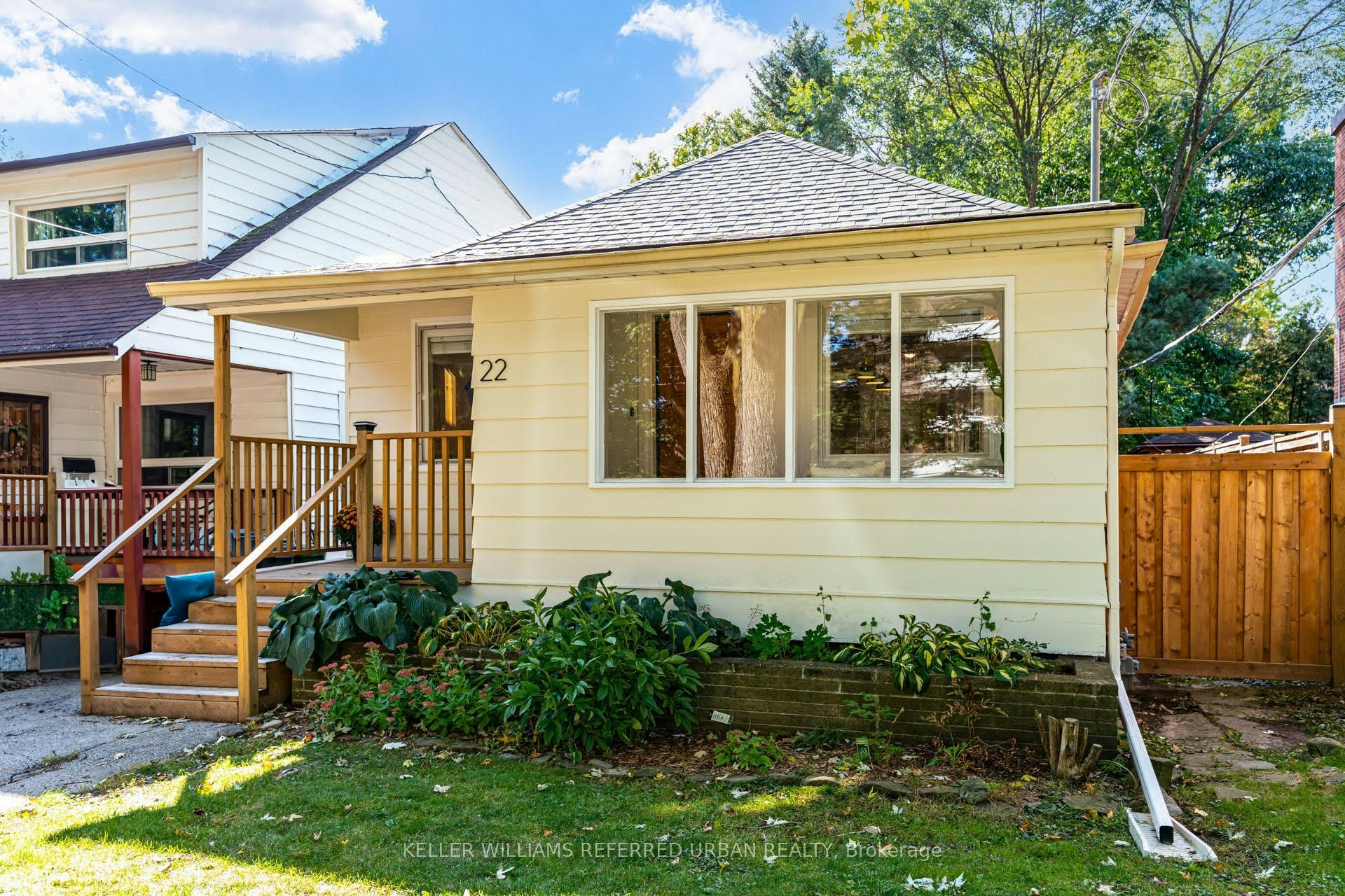 22 Long Branch Avenue, Toronto, ON, M8W 3H6