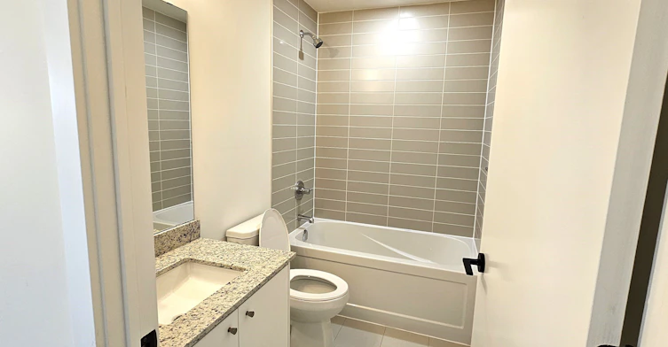 511-335 Wheat Boom Drive, Oakville, ON, L6H 7Y1 - 9