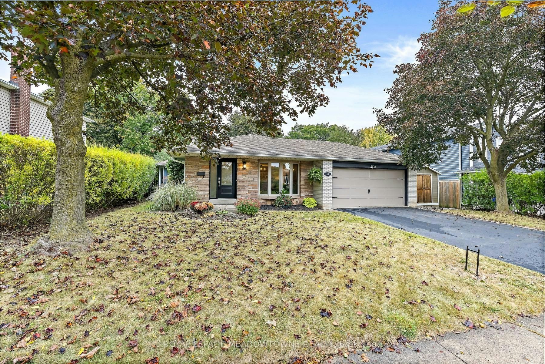 33 Fagan Drive, Halton Hills, ON, L7G 4P4