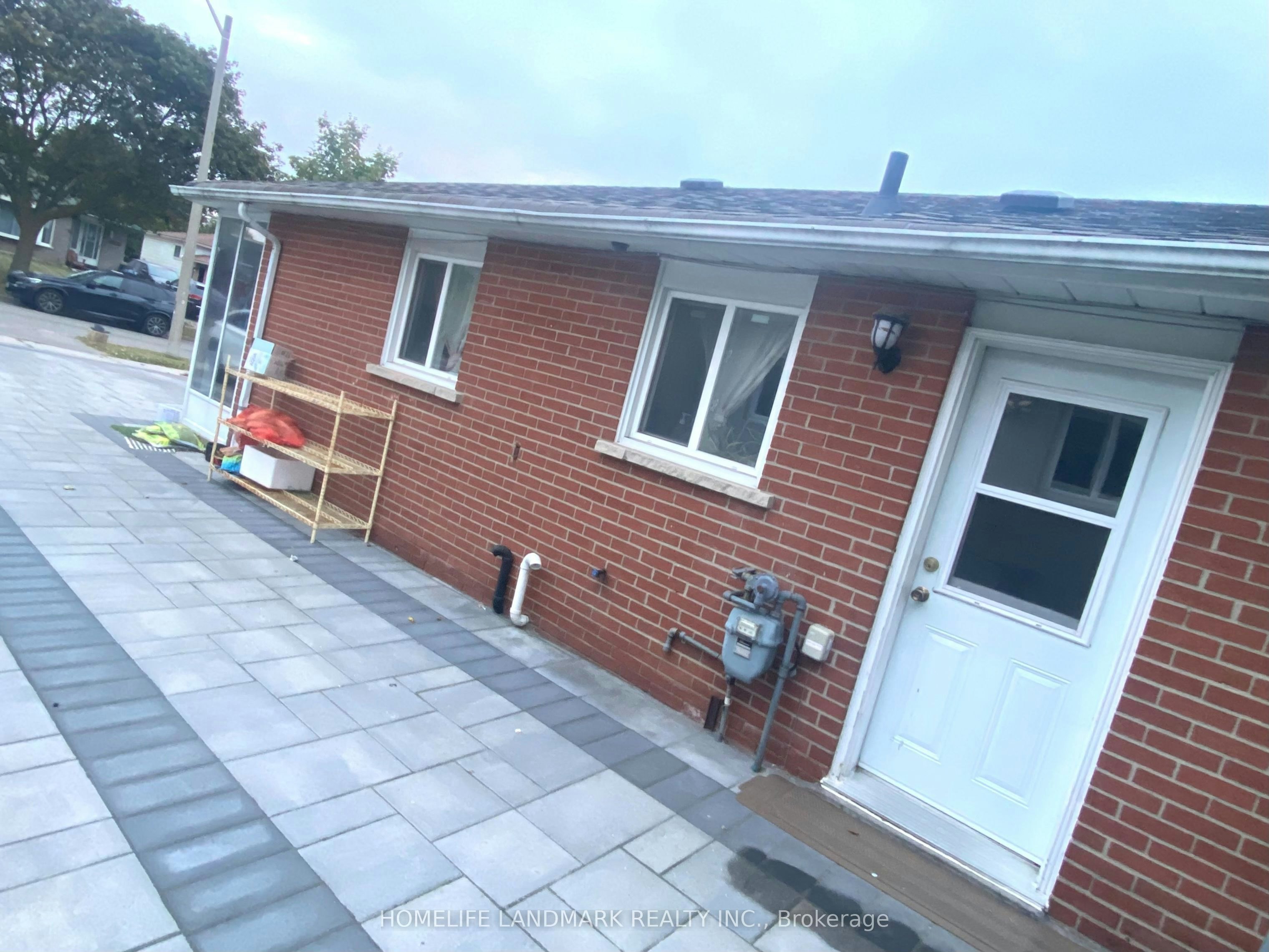 Lower-3320 Grechen Road, Mississauga, ON, L5C 1X9 - 2